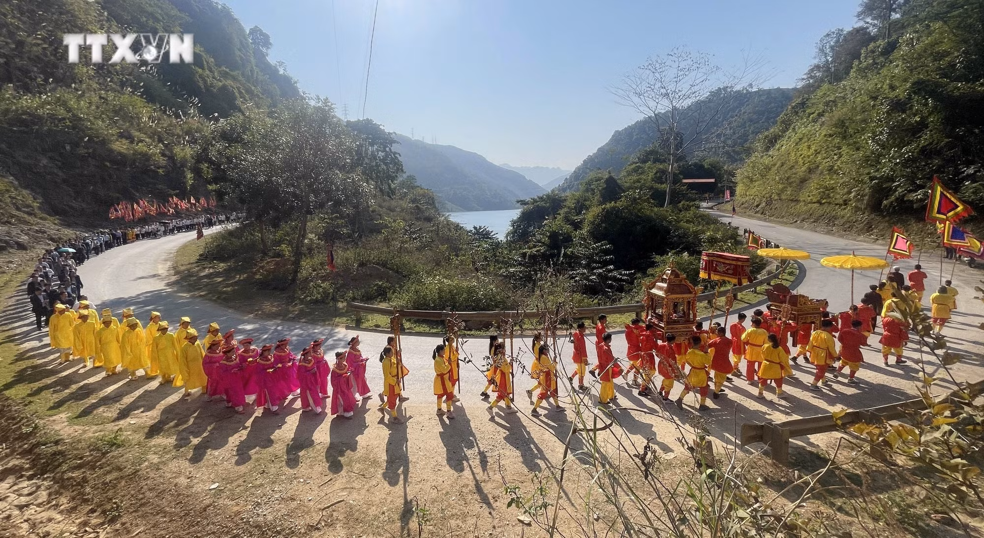 vna_potal_khai_hoi_den_tho_vua_le_thai_to_o_nam_nhun_lai_chau_7233646.jpg