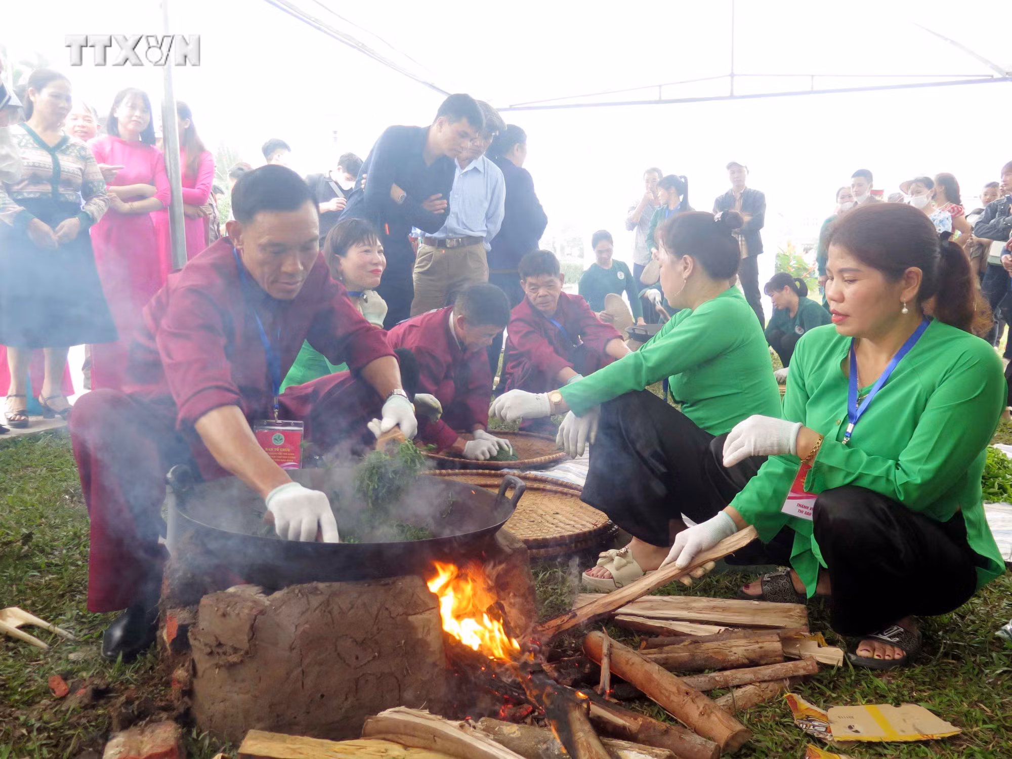 Tôn vinh cây chè qua Lễ hội “Hương sắc Trà Xuân”