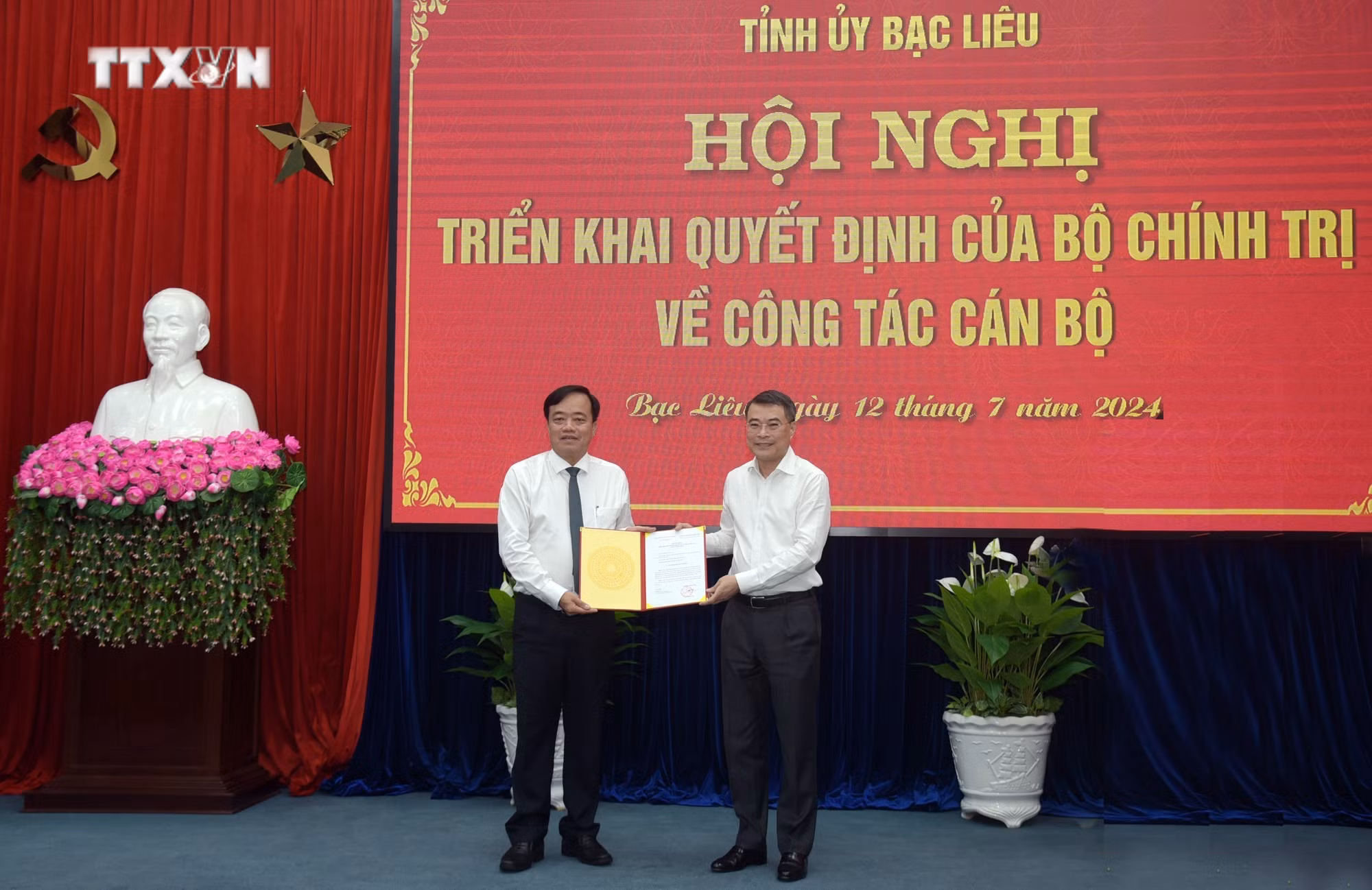 vna_potal_bac_lieu_trien_khai_quyet_dinh_cua_bo_chinh_tri_ve_cong_tac_can_bo_7479200.jpg