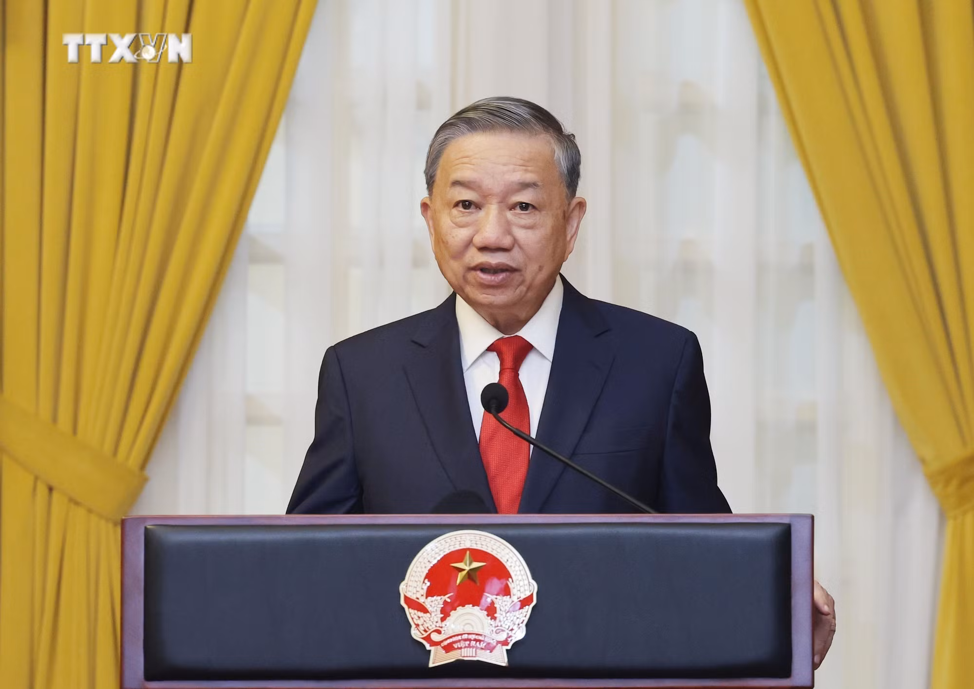 vna_potal_tong_bi_thu_chu_tich_nuoc_trao_quyet_dinh_thang_quan_ham_cap_tuong_cho_lanh_dao_bo_quoc_phong_va_bo_cong_an_7661389.jpg