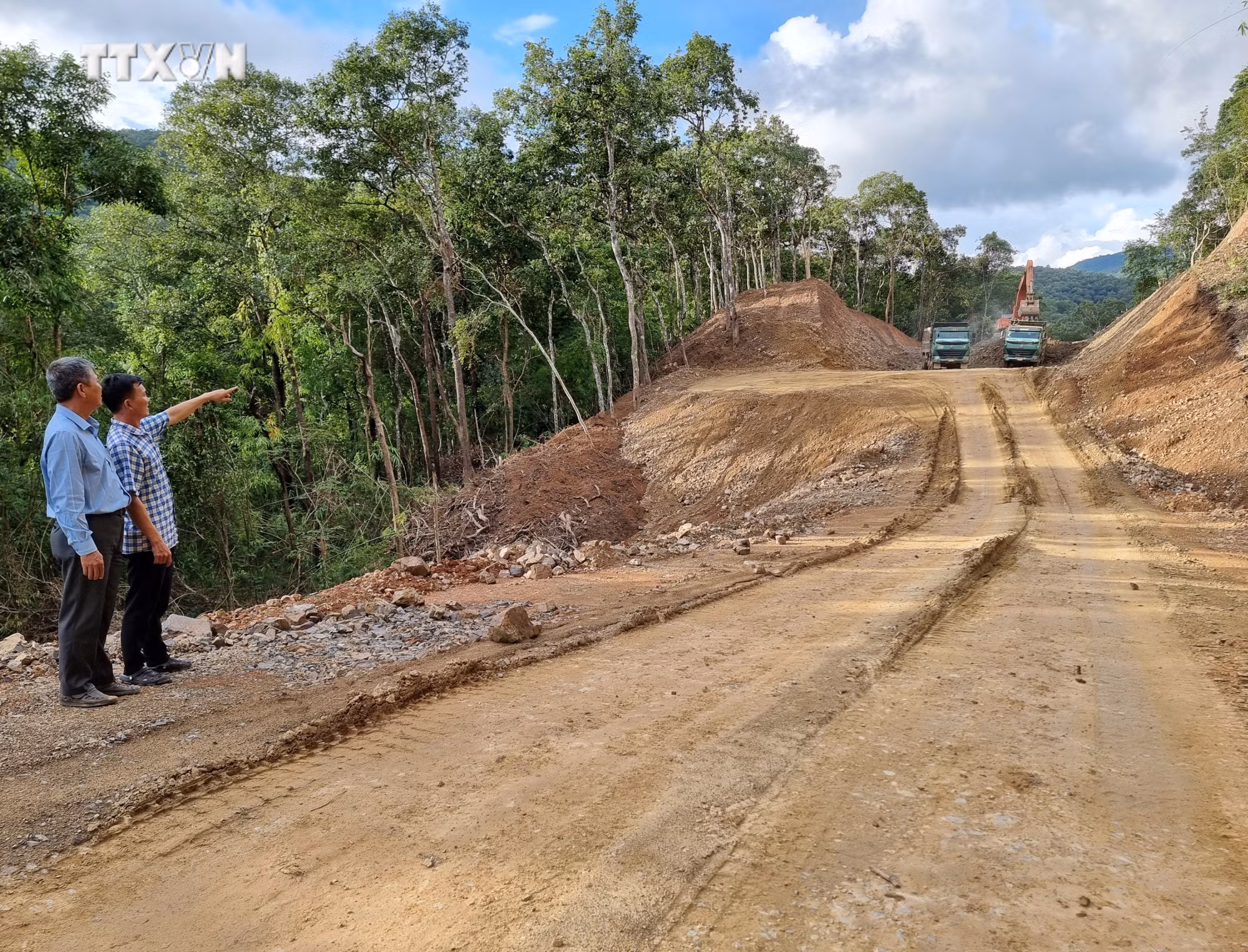 vna_potal_day_nhanh_thi_cong_tuyen_duong_noi_ninh_thuan_–_lam_dong_7662172.jpg