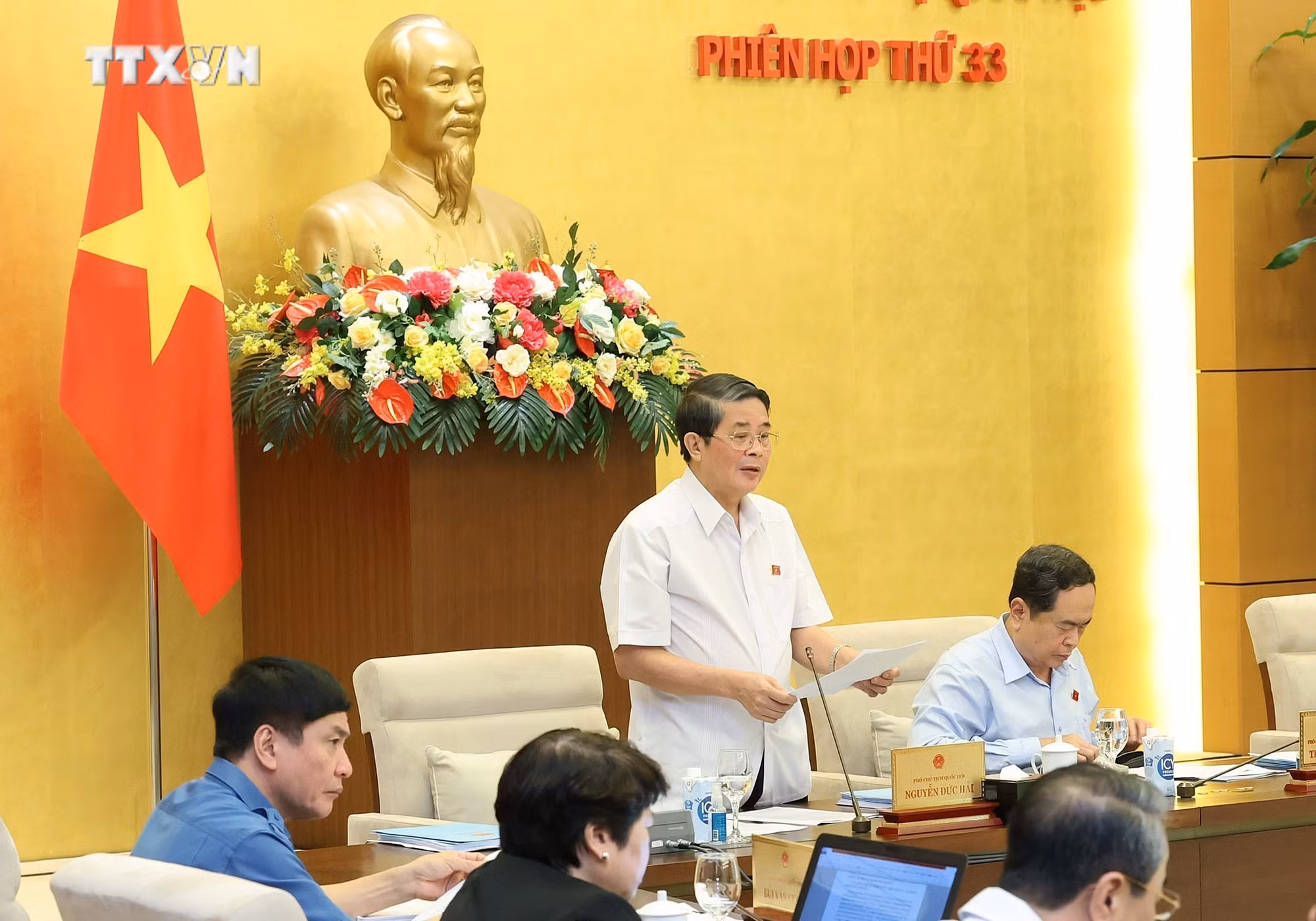 vna_potal_khai_mac_phien_hop_thu_33_cua_uy_ban_thuong_vu_quoc_hoi_khoa_xv_7372822.jpg