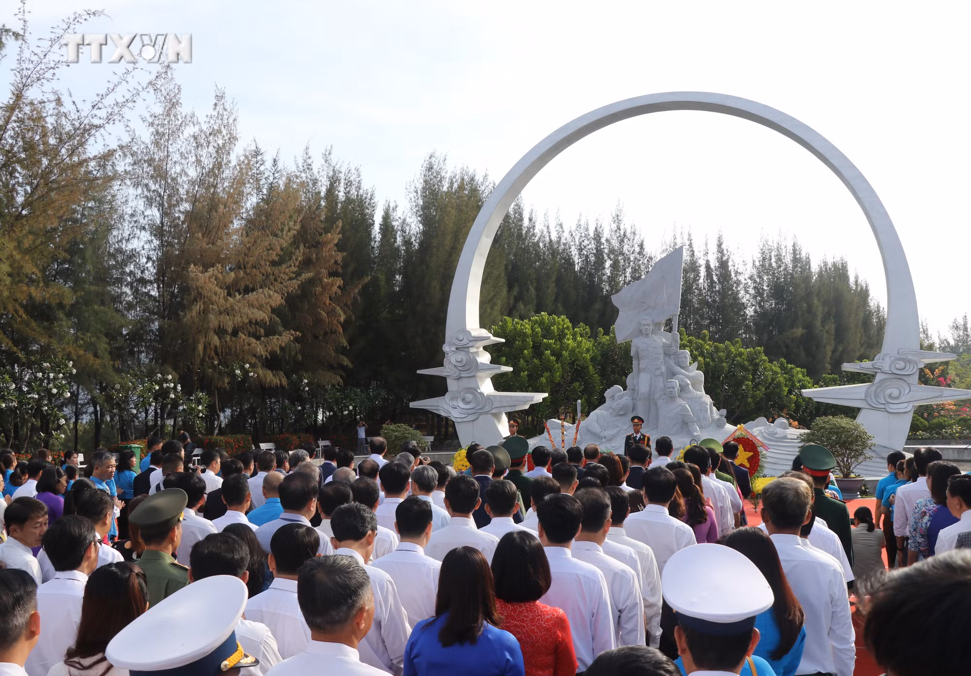 vna_potal_khanh_hoa_tuong_nho_64_chien_si_hai_quan_nhan_dan_viet_nam_trong_tran_chien_gac_ma_7270570.jpg