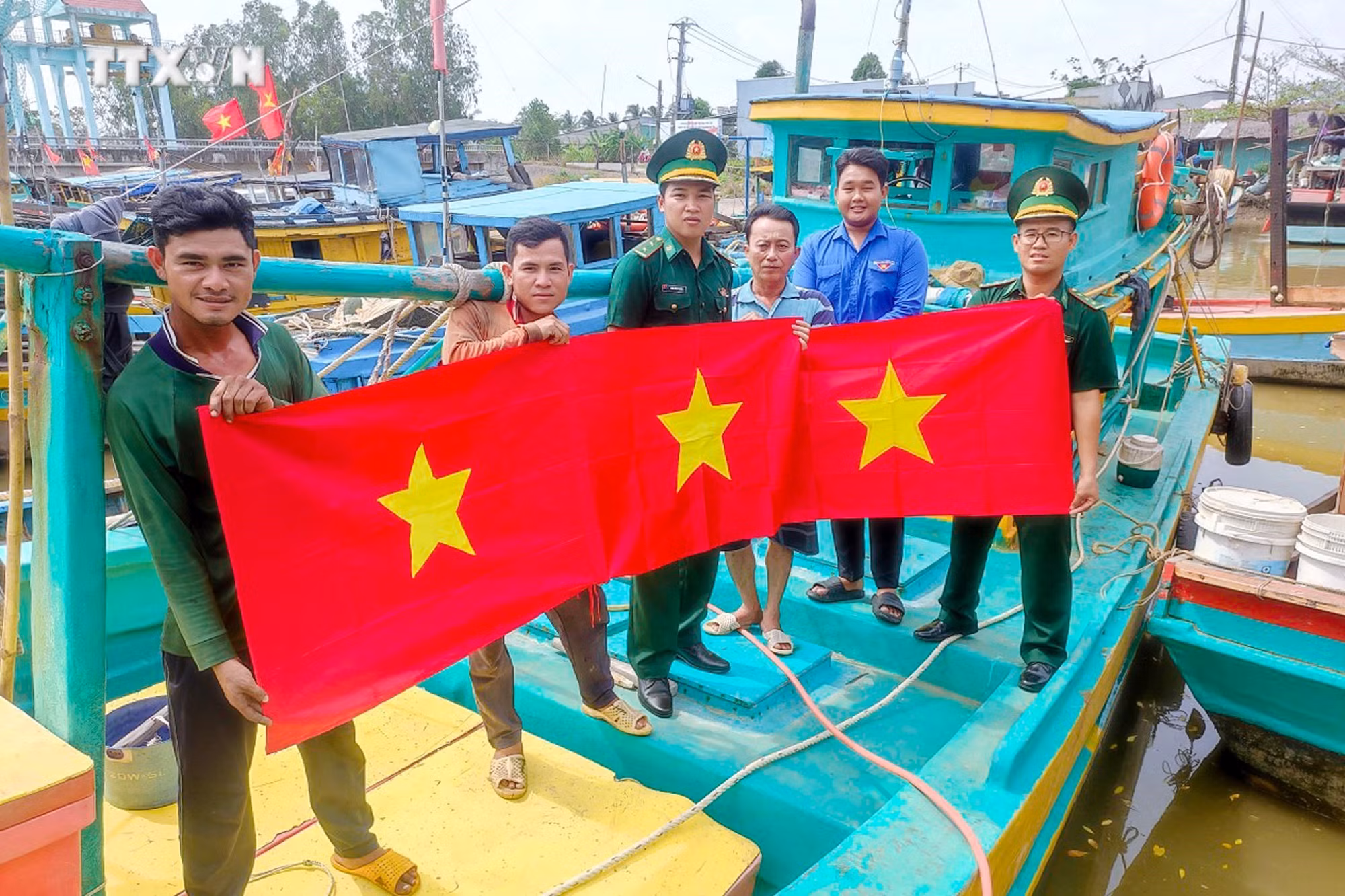vna_potal_tuoi_tre_bien_phong_soc_trang_to_chuc_nhieu_hoat_dong_y_nghia_trong_“thang_ba_bien_gioi”_7270715.jpg