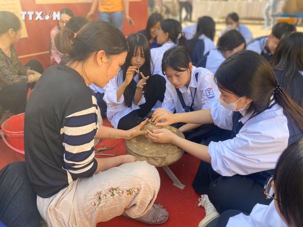 vna_potal_danh_thuc_tiem_nang_du_lich_lang_nghe_tai_vinh_phuc_7723549.jpg