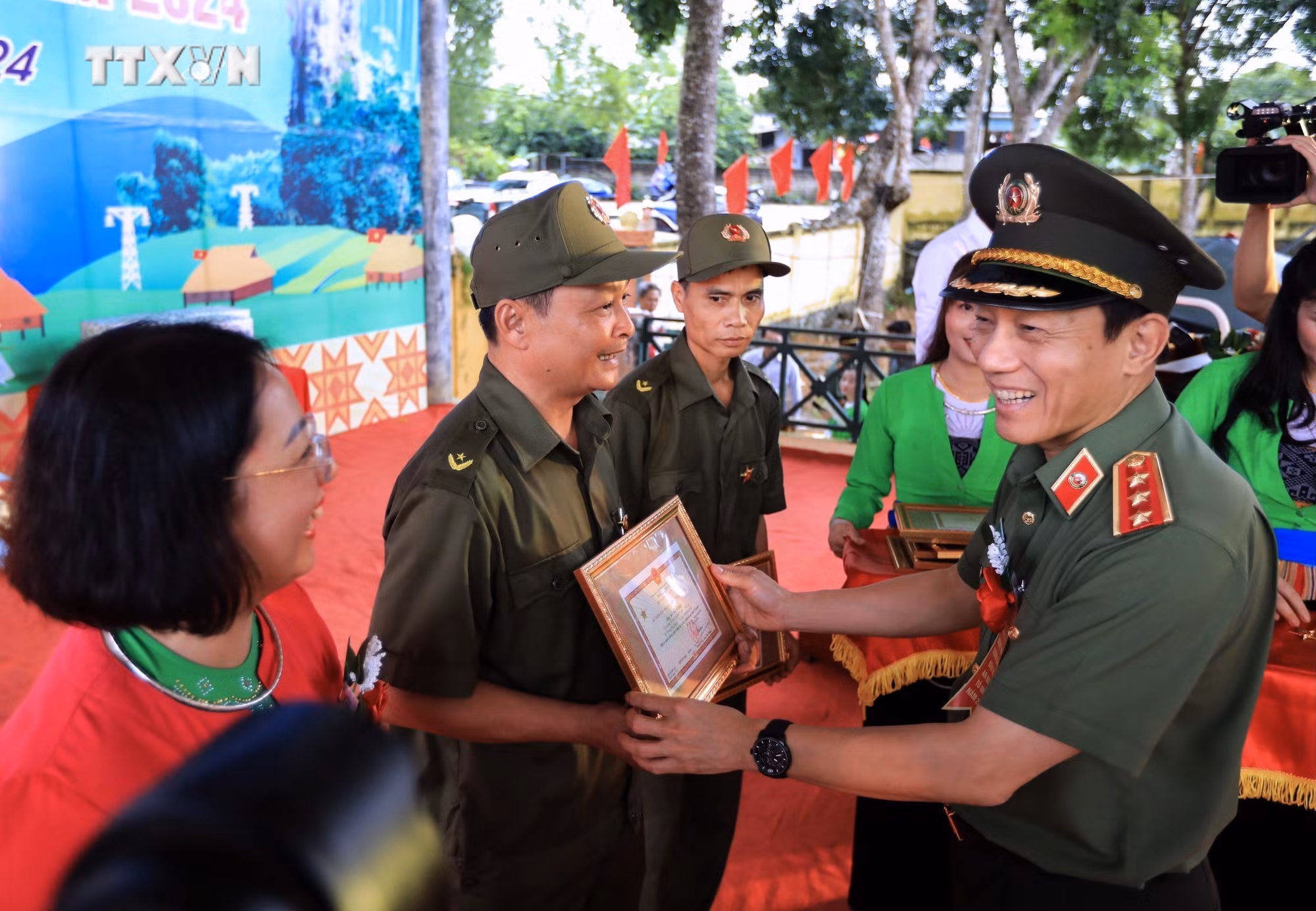 vna_potal_hoa_binh_ngay_hoi_toan_dan_bao_ve_an_ninh_to_quoc_nam_2024_7517519.jpg