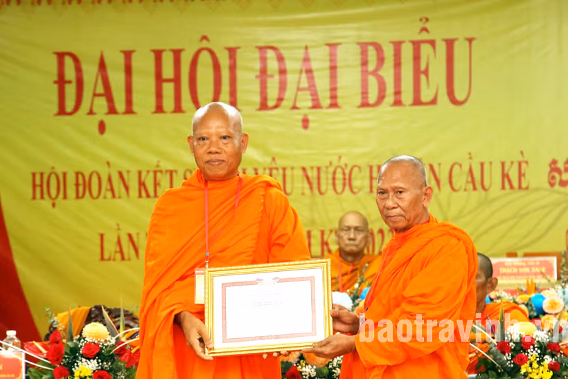HoathuongThachThao.jpg