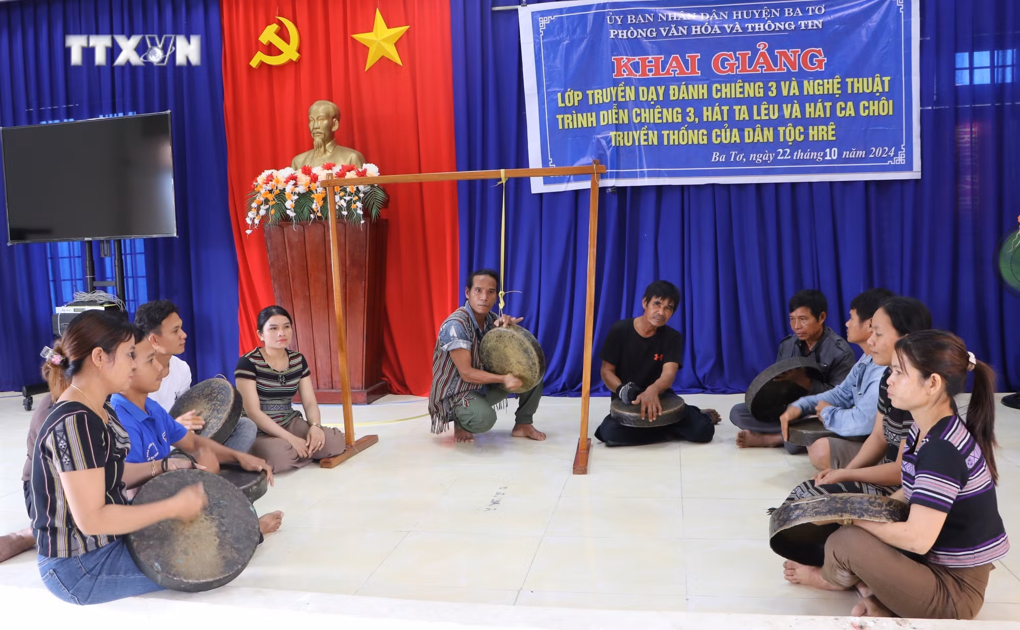 vna_potal_quang_ngai_truyen_day_van_hoa_hre_cho_the_he_tre_7670544.jpg