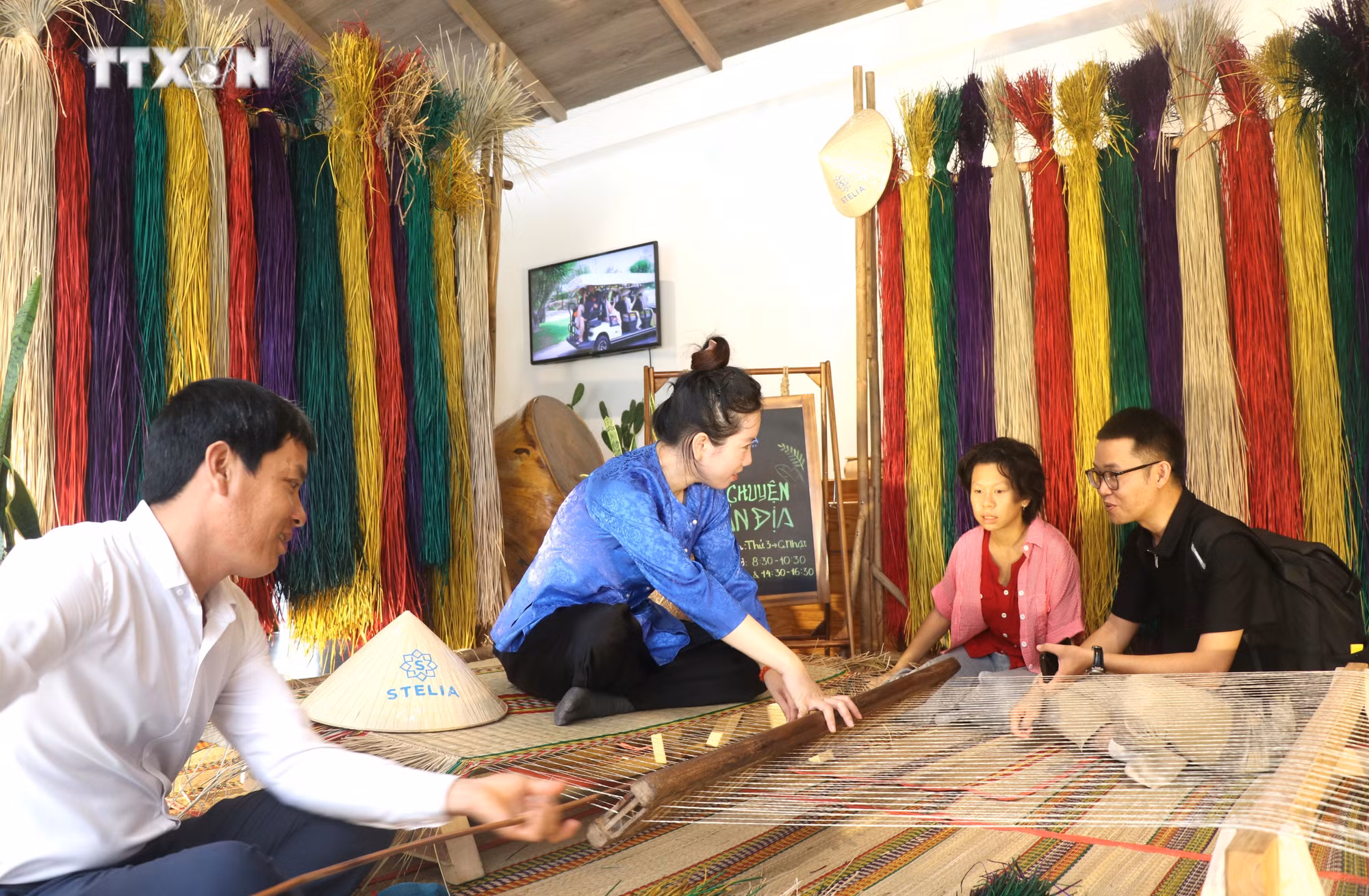 vna_potal_nang_tam_gia_tri_va_mo_rong_thi_truong_tieu_thu_san_pham_ocop_phu_yen_7748411.jpg