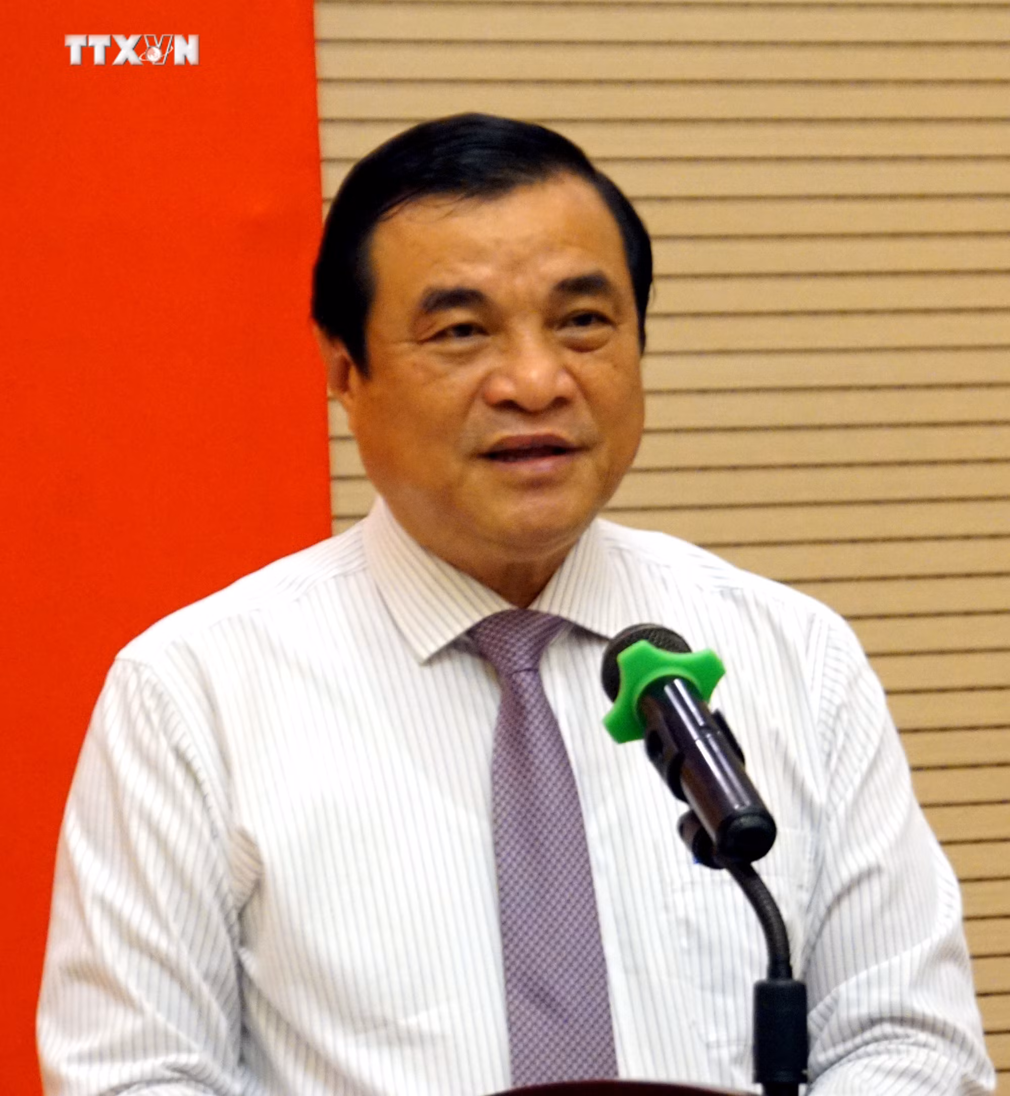 vna_potal_ban_chap_hanh_trung_uong_dang_khoa_xiii_xem_xet_quyet_dinh_ve_cong_tac_can_bo_7206860.jpg