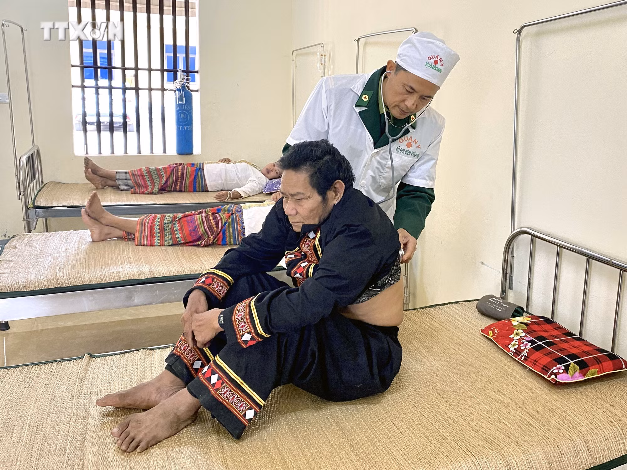 vna_potal_“canh_tay_noi_dai”_cham_soc_suc_khoe_cho_nhan_dan_vung_bien_ha_tinh_7294086.jpg