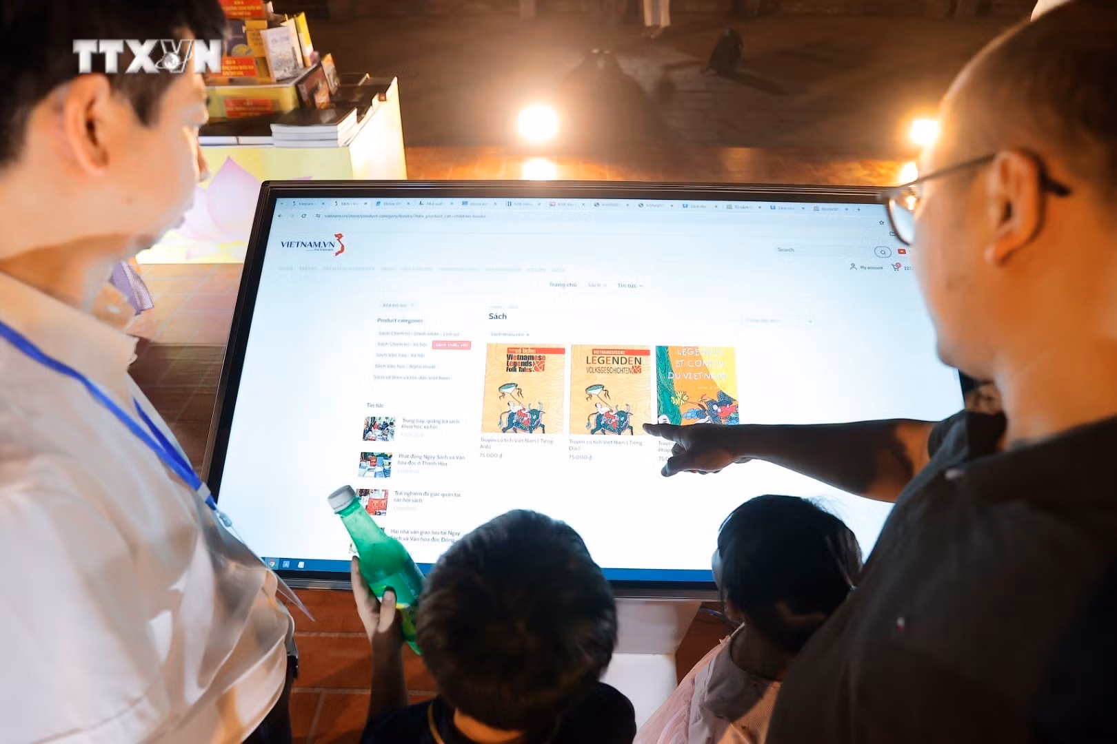 vna_potal_khai_mac_ngay_sach_va_van_hoa_doc_viet_nam_lan_thu_ba_nam_2024_7328346.jpeg