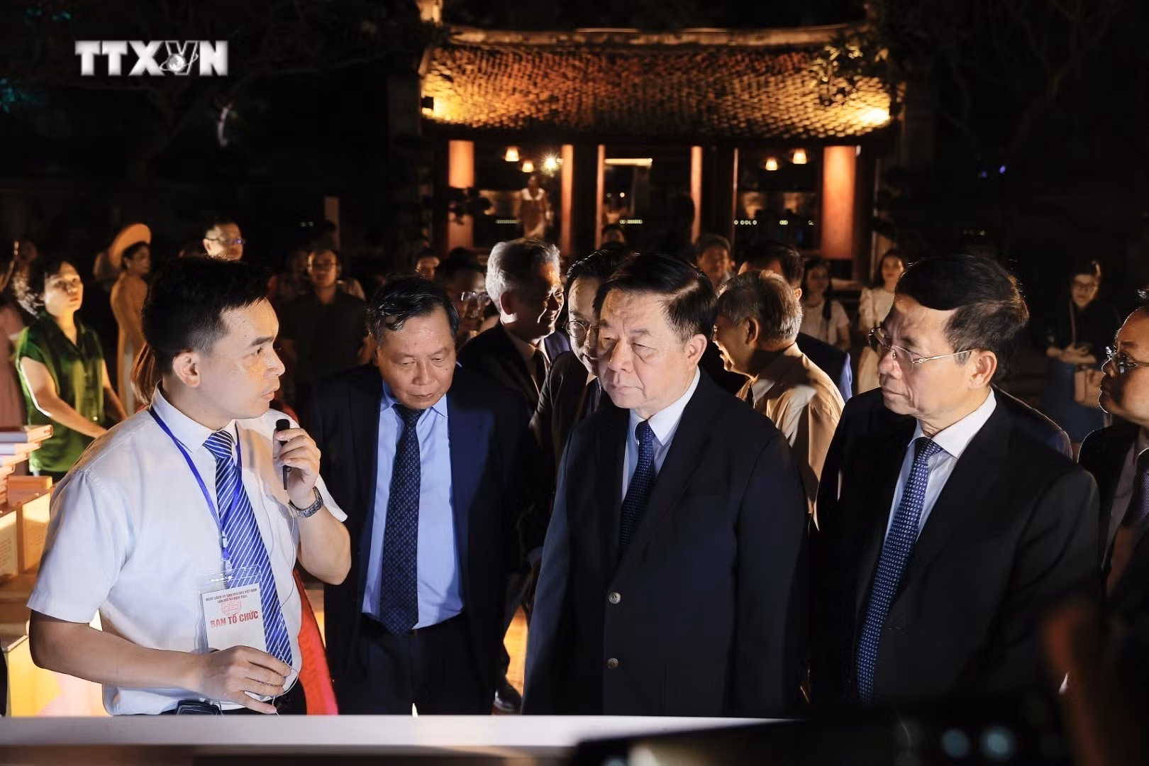 vna_potal_khai_mac_ngay_sach_va_van_hoa_doc_viet_nam_lan_thu_ba_nam_2024_7328322.jpeg