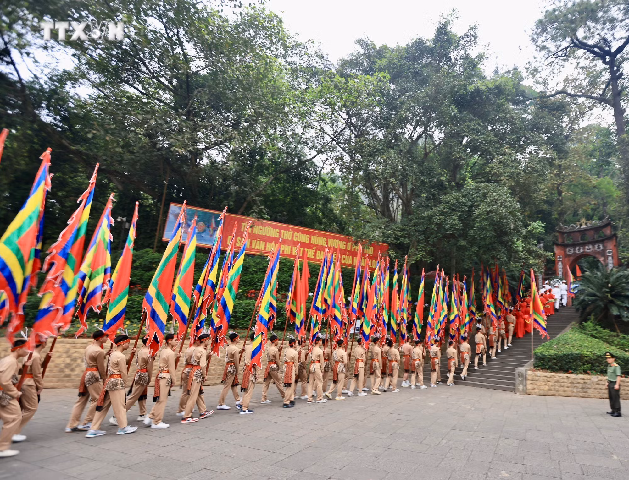 vna_potal__dang_huong_gio_to_hung_vuong_2024__7328500.jpg