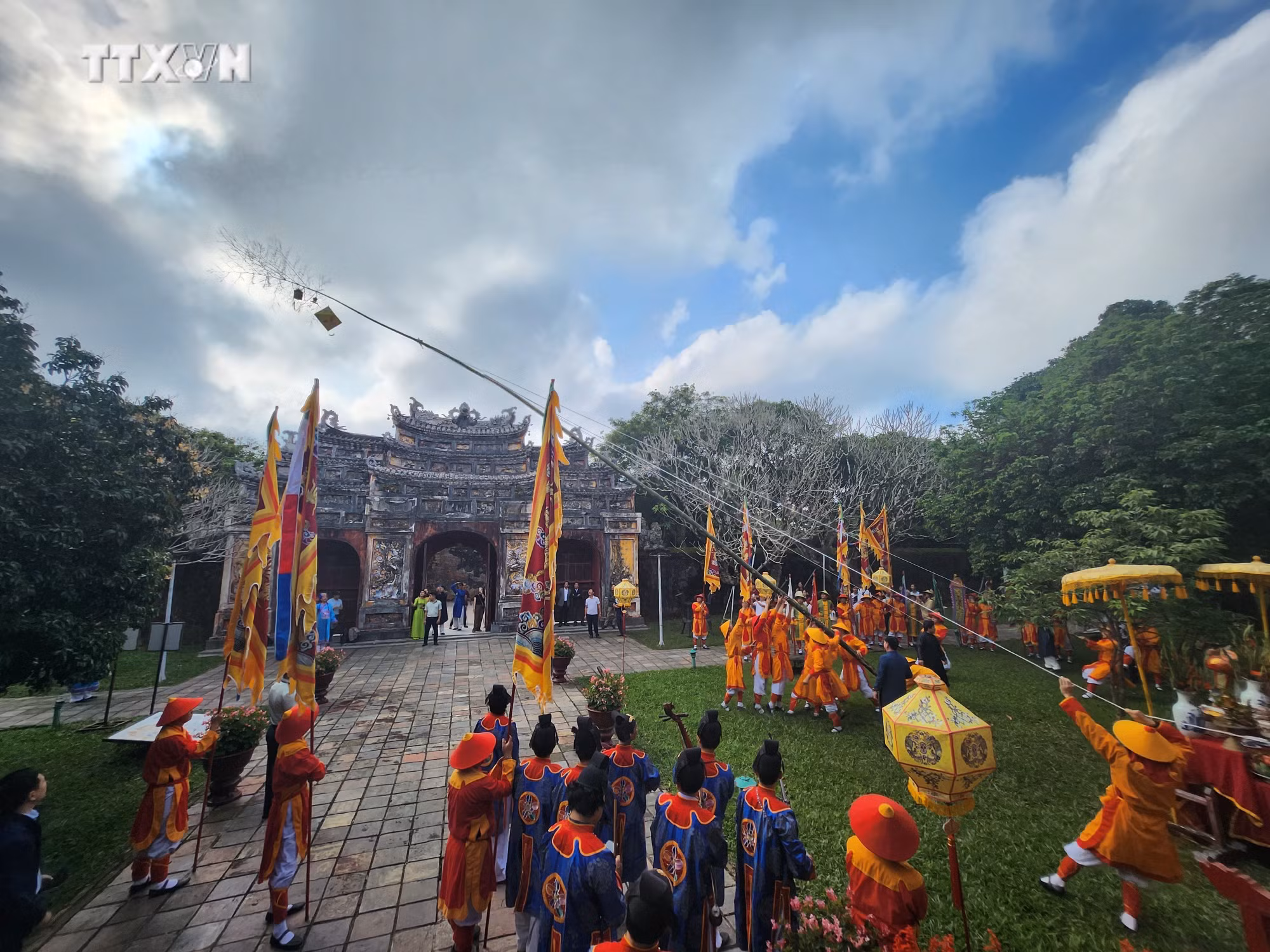 vna_potal_thua_thien_-_hue_to_chuc_le_ha_neu_va_khai_an_cung_chuc_tan_xuan_giap_thin_2024_7227663.jpeg