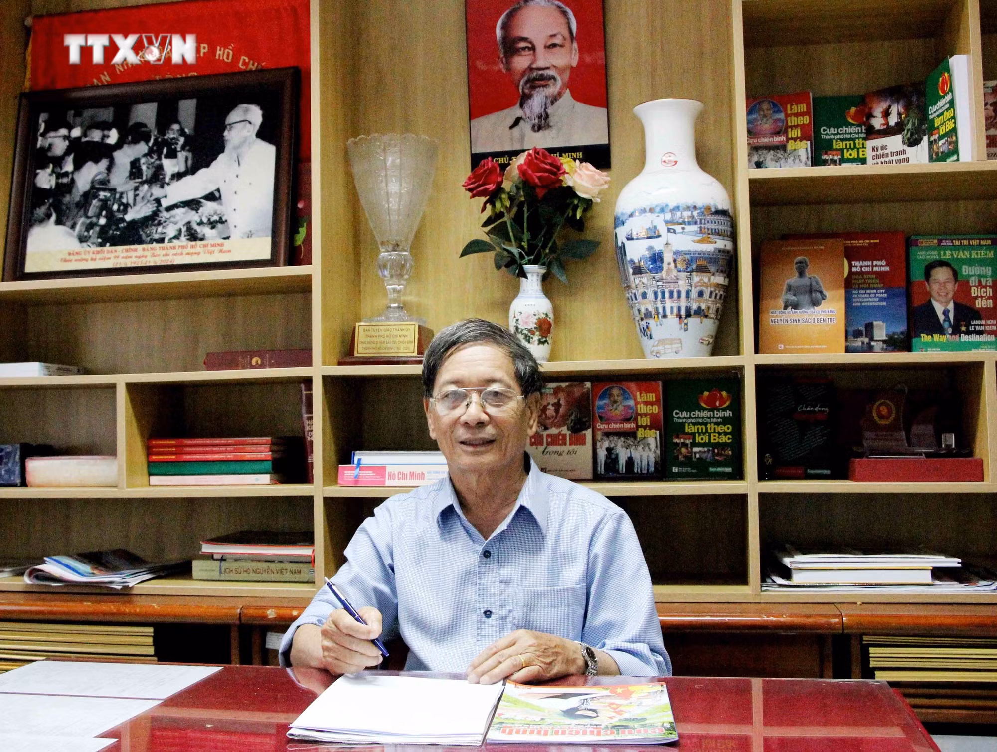 vna_potal_y_kien_dang_vien_tai_thanh_pho_ho_chi_minh_ve_cong_tac_can_bo_cua_dang_7490893.jpg