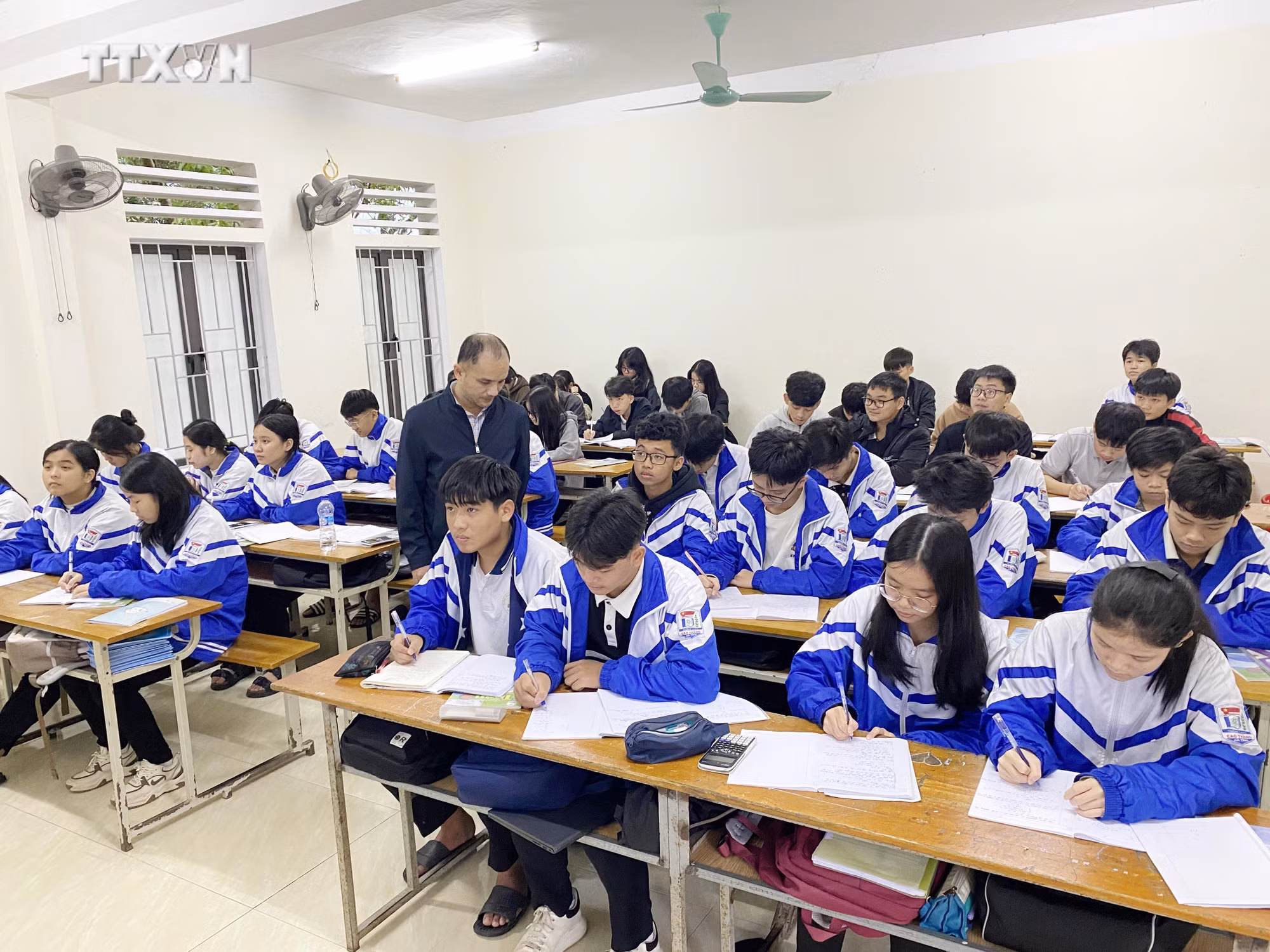 vna_potal_ha_tinh_but_pha_vuon_len_trong_cong_tac_day_hoc_7708937.jpg