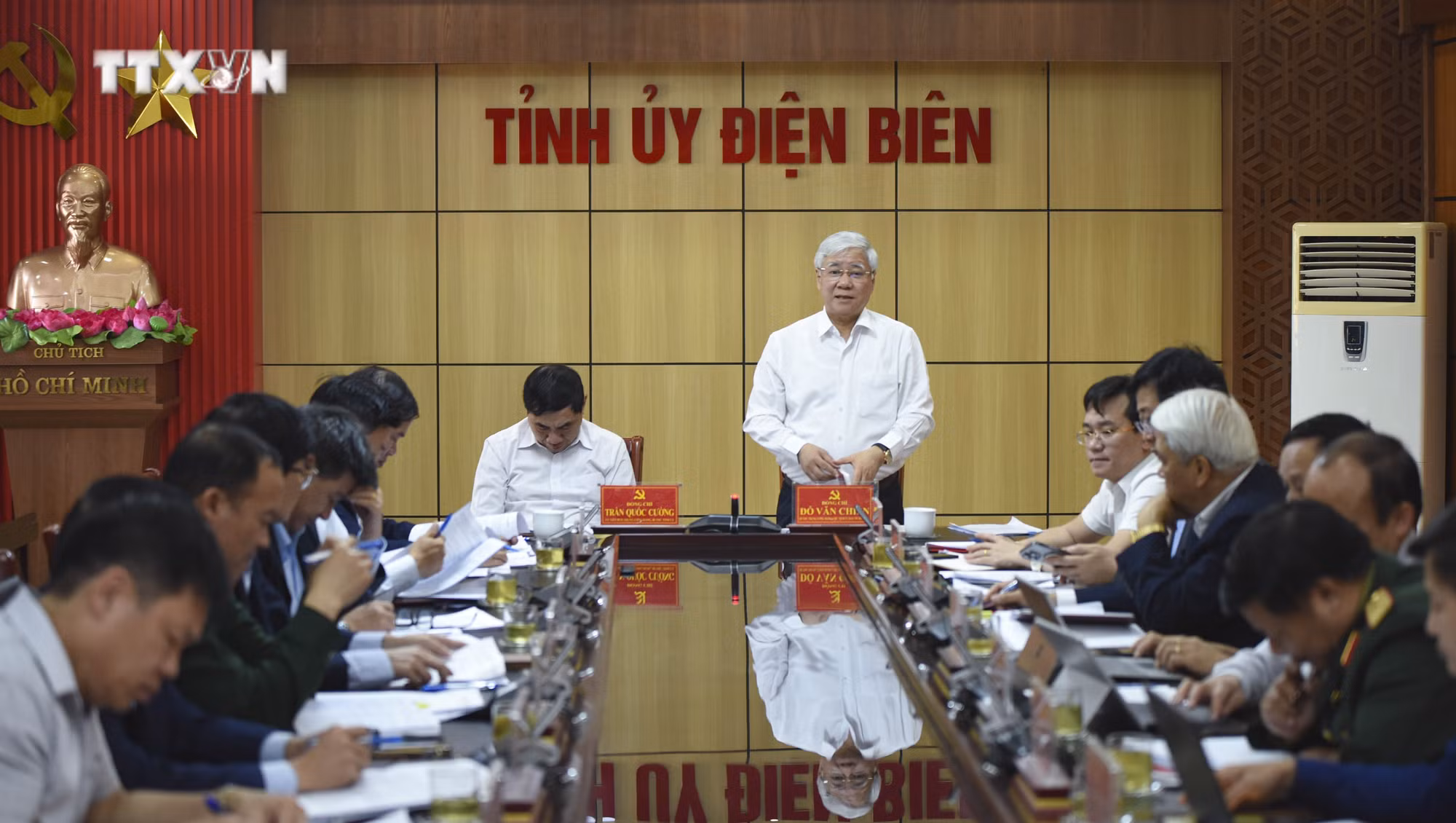 vna_potal_chu_tich_ubtu_mttq_viet_nam_lam_viec_voi_tinh_dien_bien_7257029.jpg