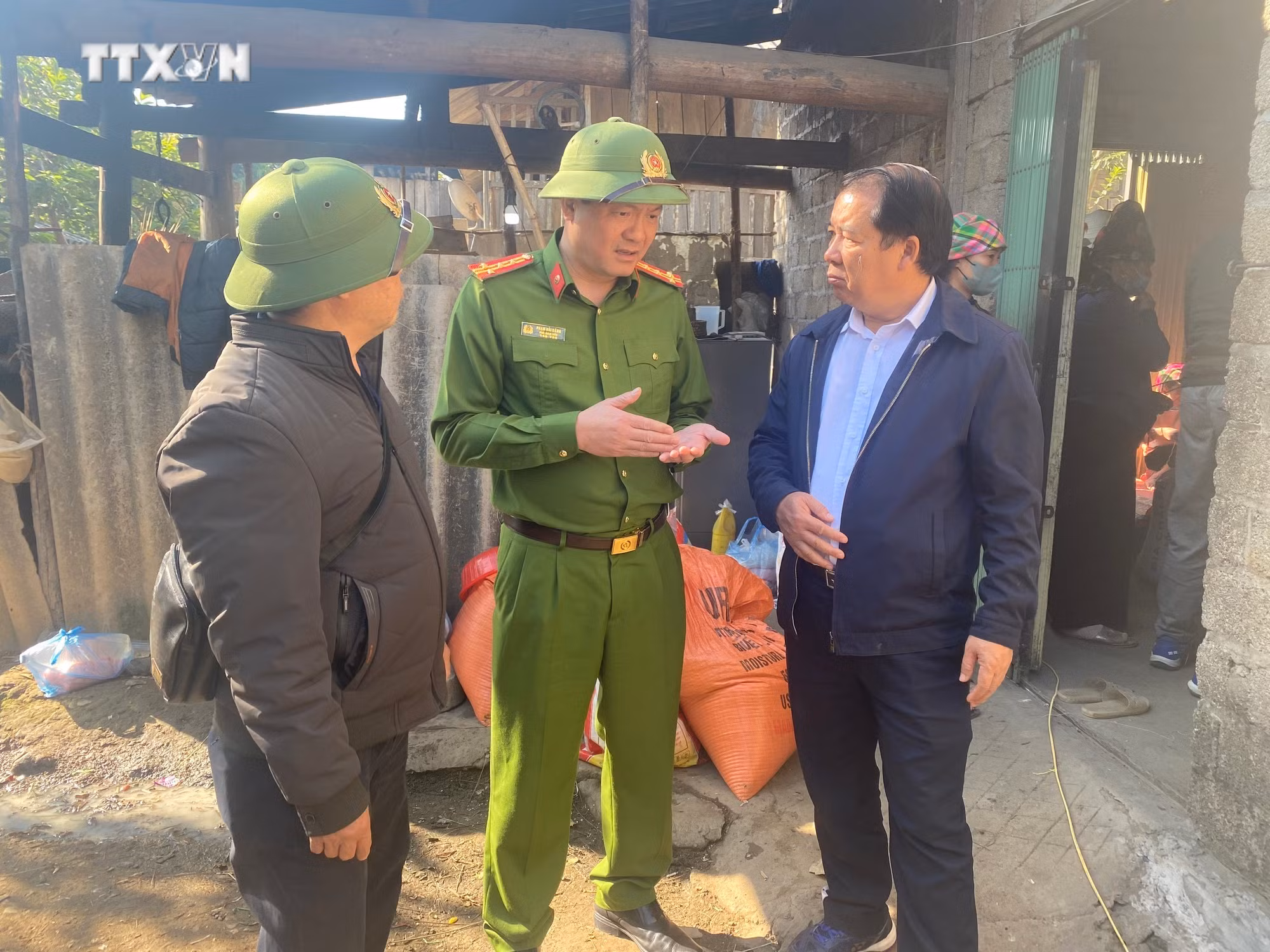 vna_potal_lai_chau_huy_dong_400_nguoi_truy_bat_nghi_pham_giet_nguoi_7257435.jpg