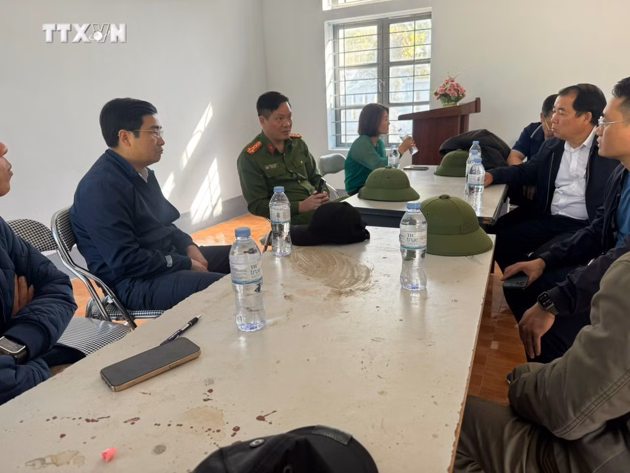 vna_potal_cong_an_lai_chau_huy_dong_400_nguoi_truy_bat_nghi_pham_giet_nguoi_7257442.jpg