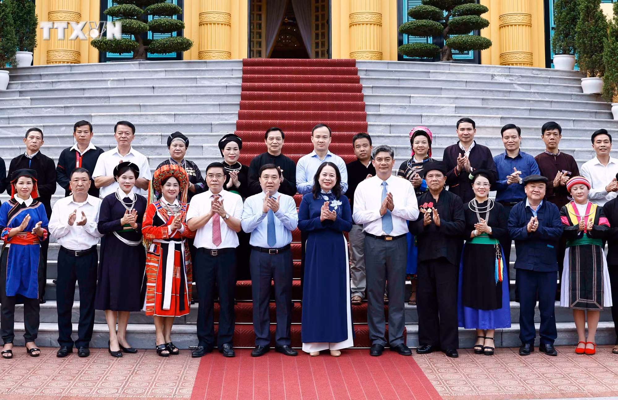vna_potal_pho_chu_tich_nuoc_gap_mat_doan_dai_bieu_dan_toc_thieu_so_tieu_bieu_tinh_ha_giang_7656554.jpg
