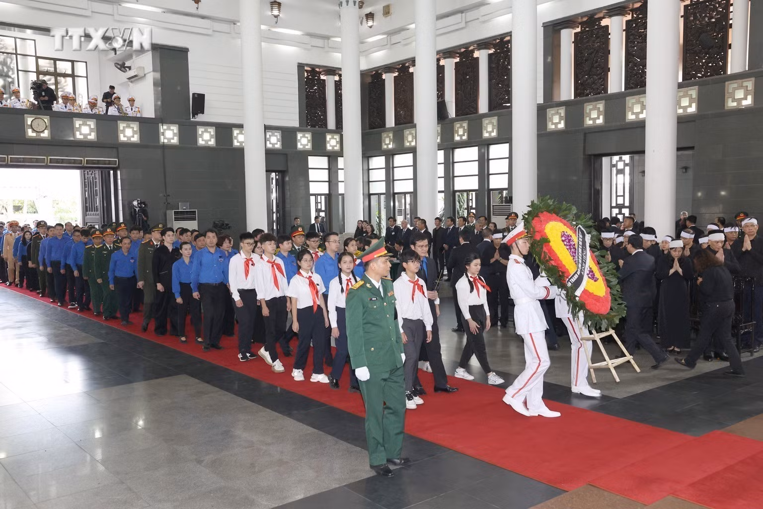 vna_potal_doan_thanh_nien_cong_san_ho_chi_minh_va_tuoi_tre_viet_nam_vieng_tong_bi_thu_nguyen_phu_trong_7501706.jpg