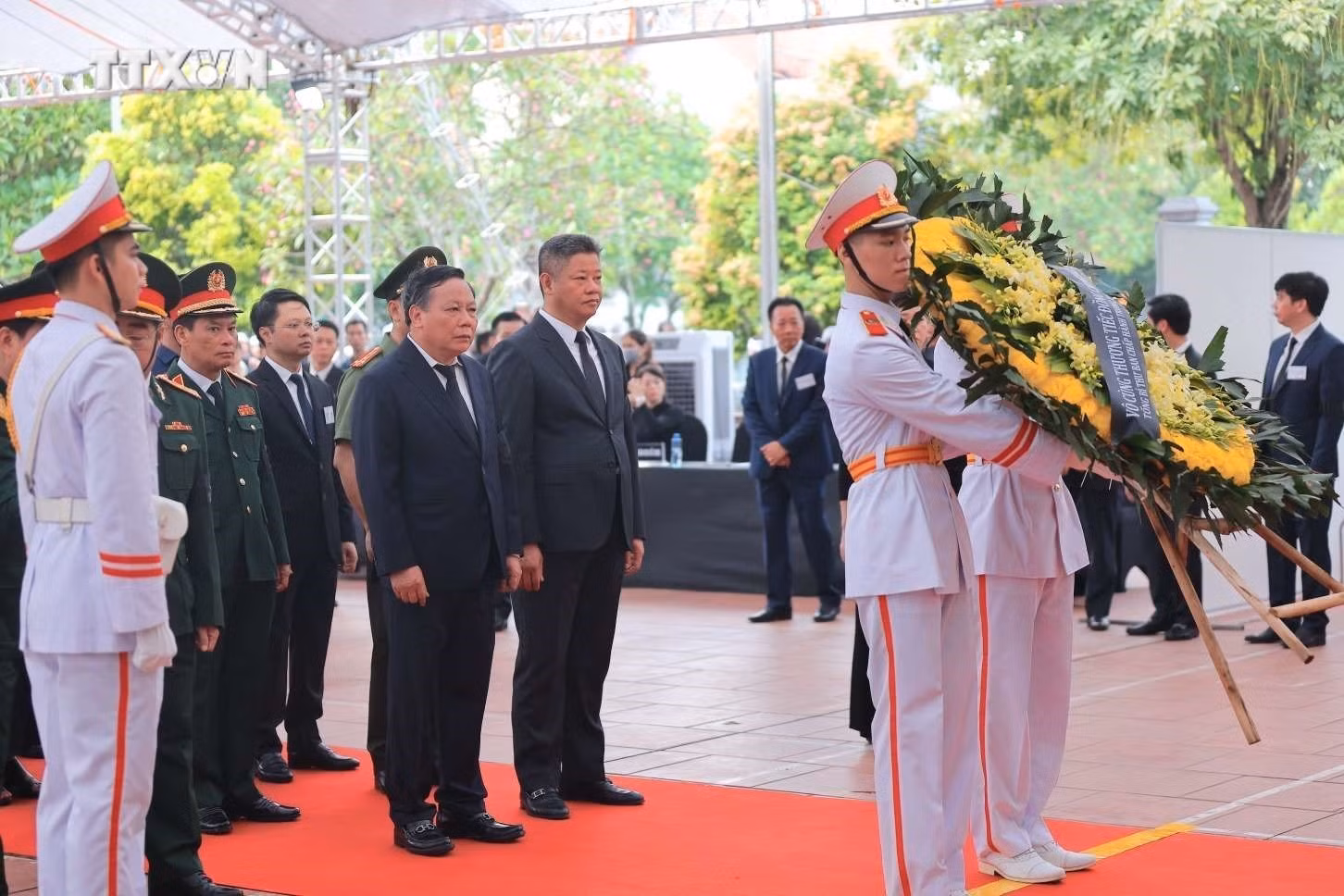 vna_potal_quoc_tang_tong_bi_thu_nguyen_phu_trong_le_vieng_tai_xa_dong_hoi_huyen_dong_anh_7500313.jpg