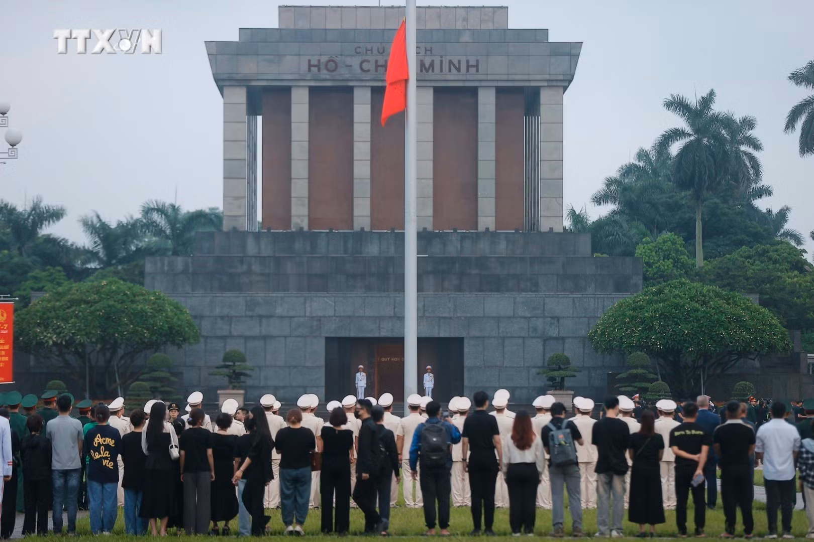 vna_potal_le_treo_co_ru_quoc_tang_tong_bi_thu_nguyen_phu_trong_tai_quang_truong_ba_dinh_7500038.jpeg