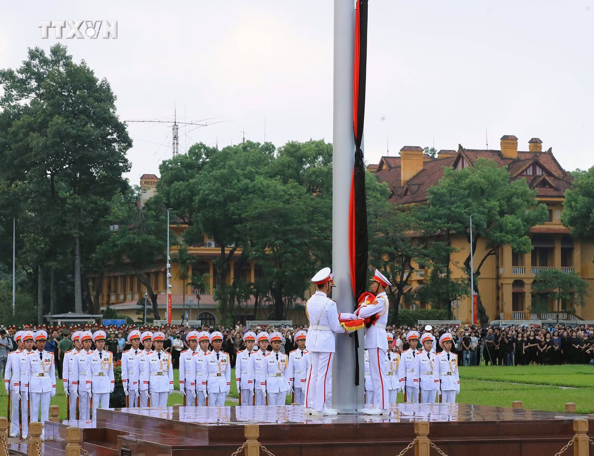 vna_potal_le_treo_co_ru_quoc_tang_tong_bi_thu_nguyen_phu_trong_tai_quang_truong_ba_dinh_7500093.jpg