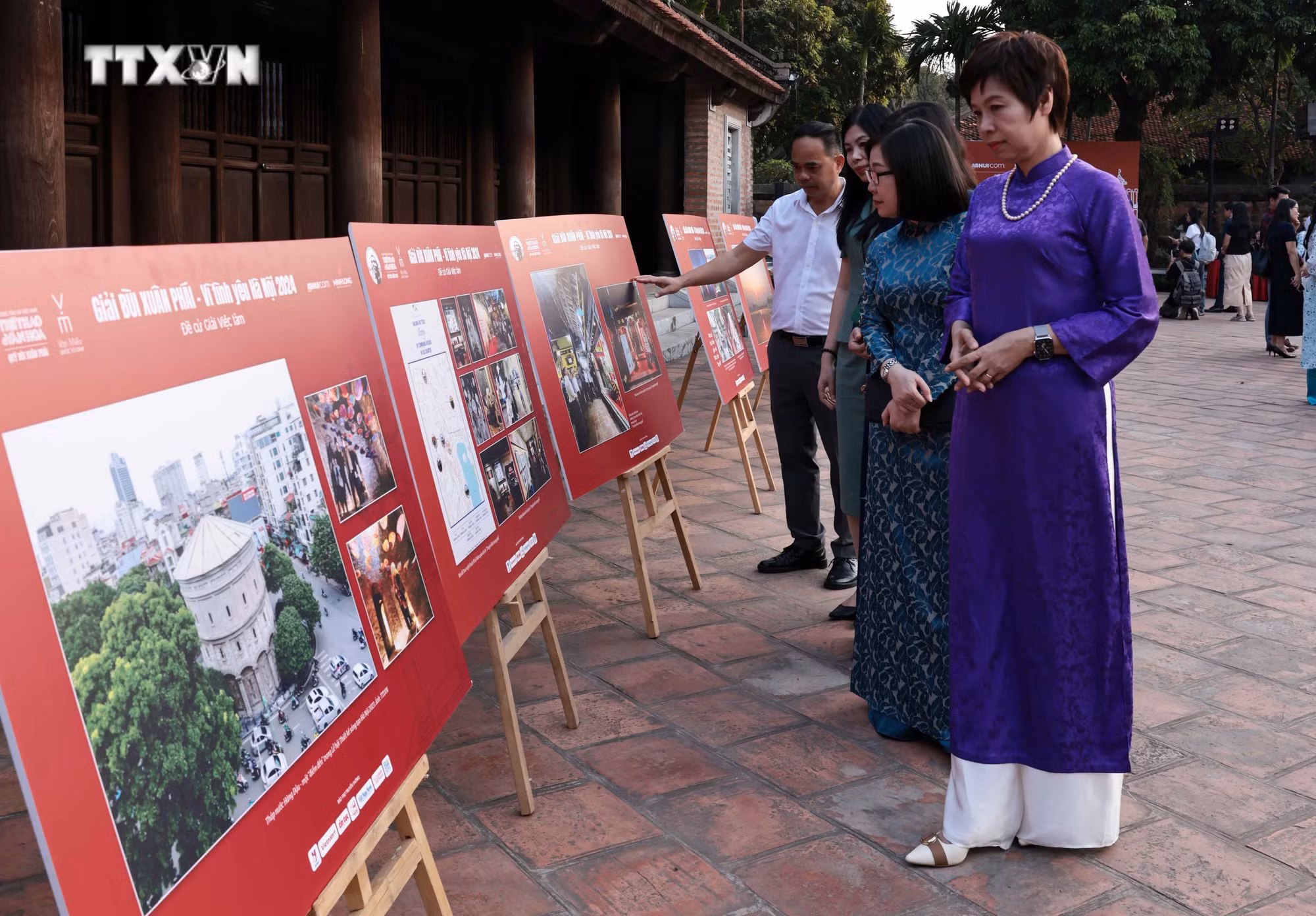 vna_potal_le_trao_giai_bui_xuan_phai_–_vi_tinh_yeu_ha_noi_2024_7640446.jpg