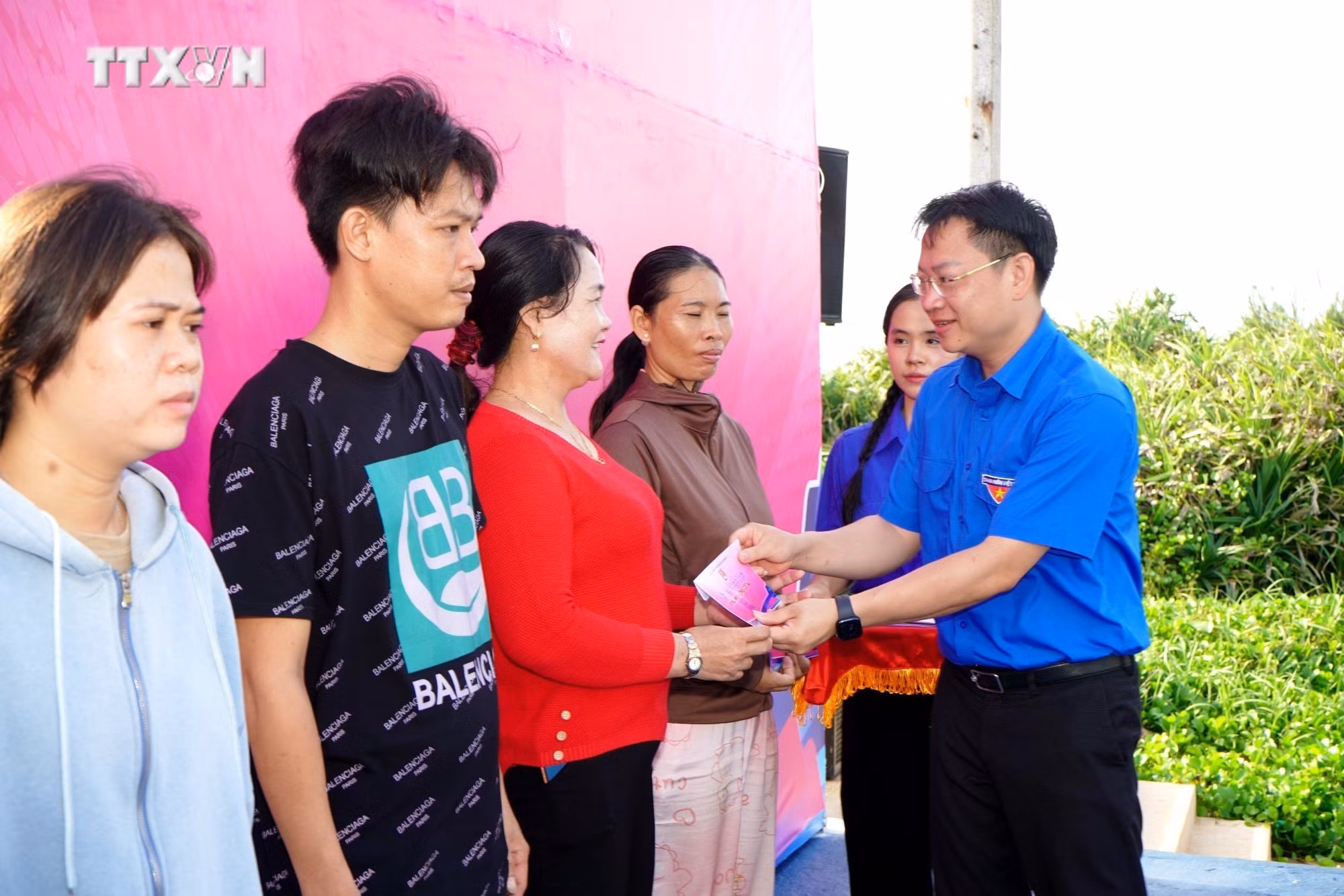 vna_potal_trung_uong_doan_ra_quan_chien_dich_tinh_nguyen_ky_nghi_hong_nam_2024_7430461.jpg