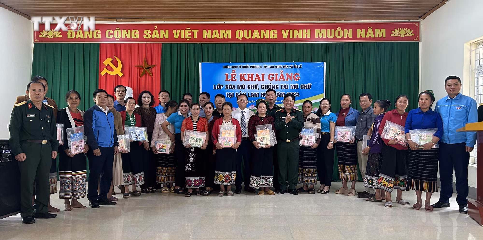 vna_potal_nhung_nguoi_“gieo_chu”_noi_vung_bien_nghe_an_7703343.jpg