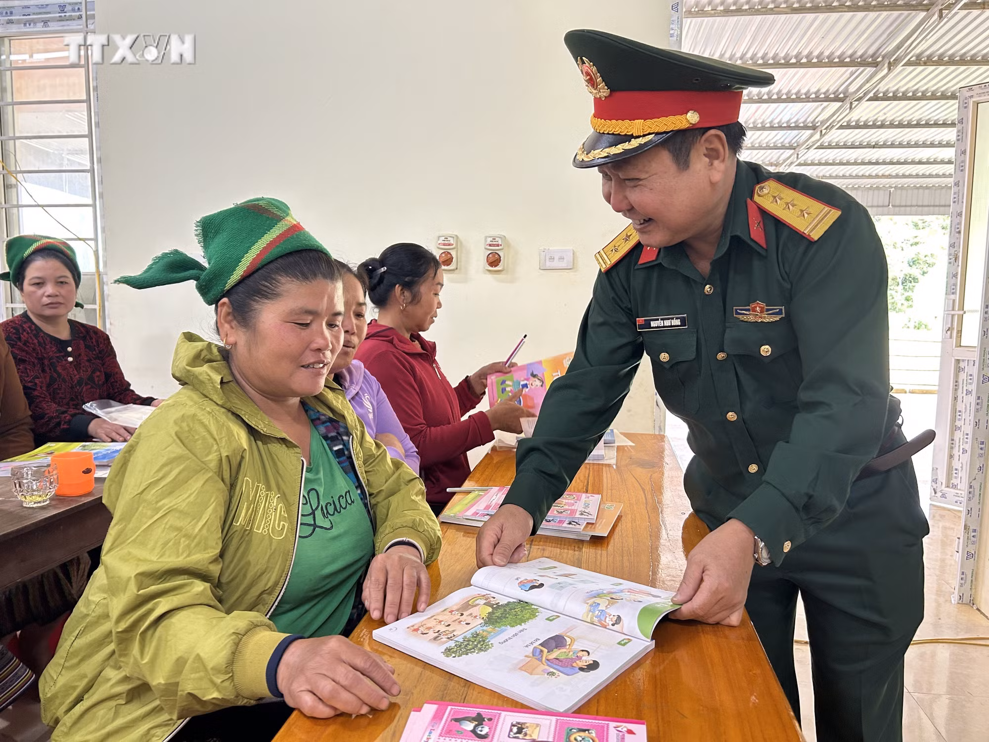 vna_potal_nhung_nguoi_“gieo_chu”_noi_vung_bien_nghe_an_7703337.jpg