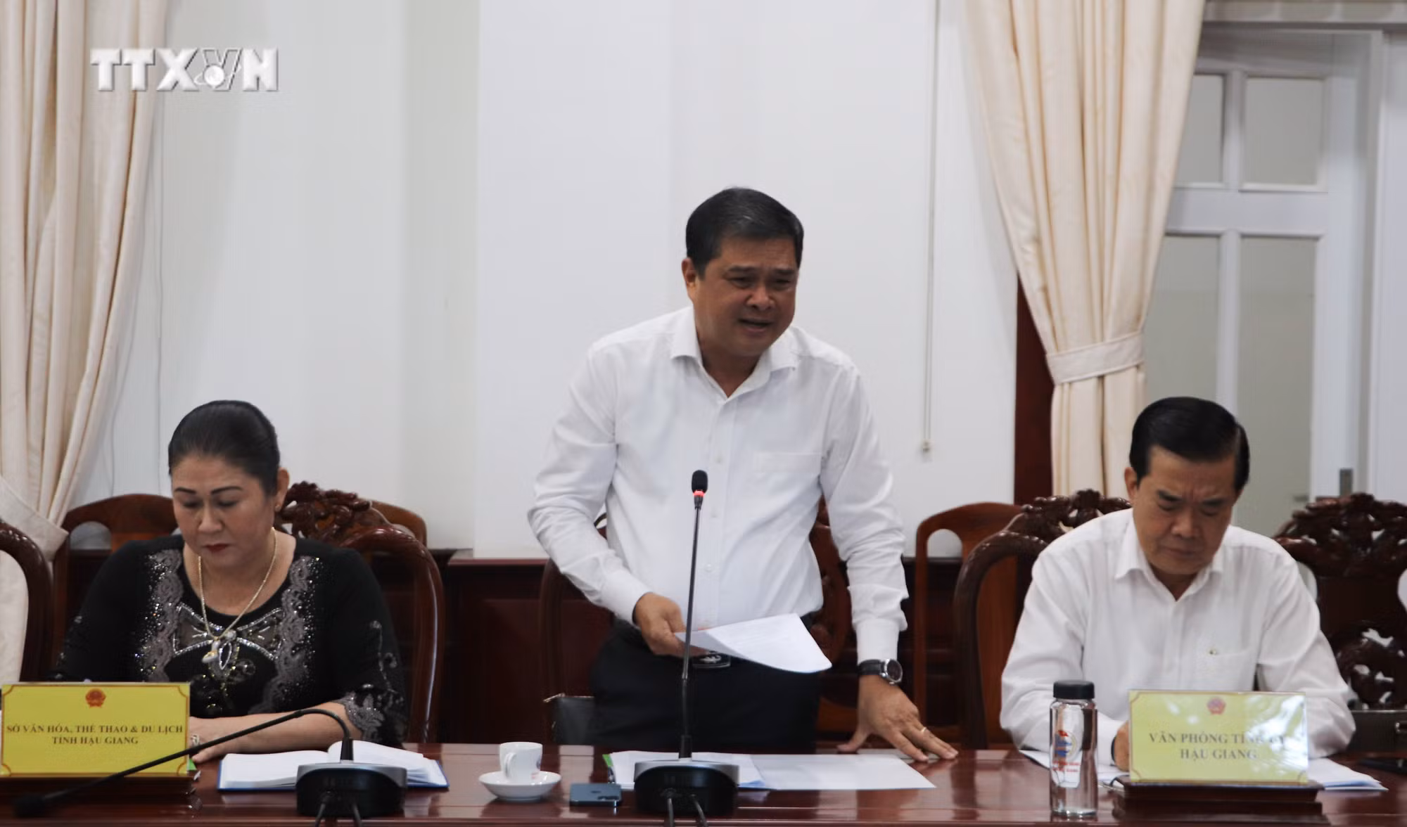 vna_potal_hau_giang_lam_viec_ve_de_an_khai_thac_tau_du_lich_xa_no_7436133.jpg