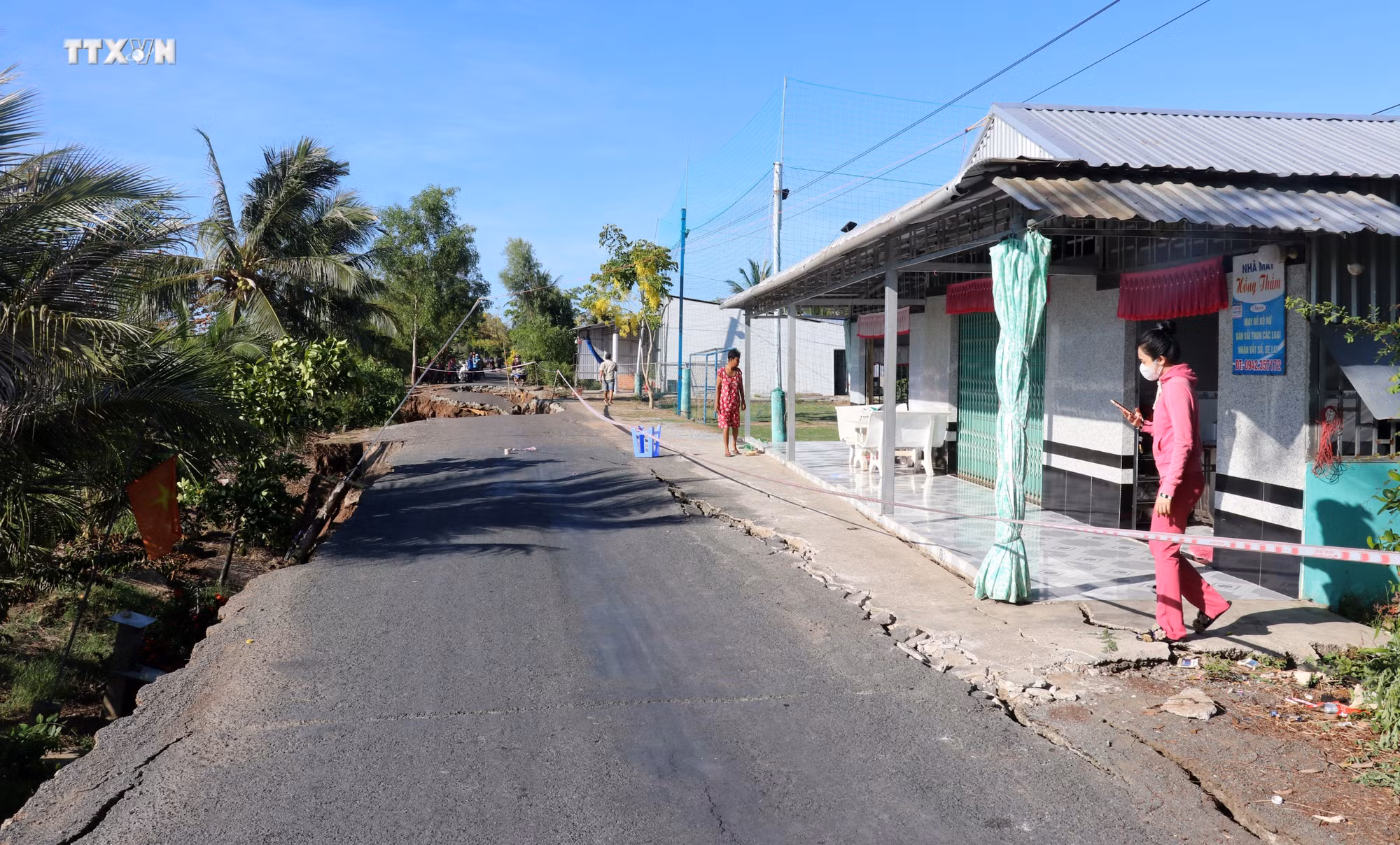 vna_potal_kien_giang_sut_lun_sat_lo_o_u_minh_thuong_tiep_tuc_dien_bien_phuc_tap_7356416.jpg