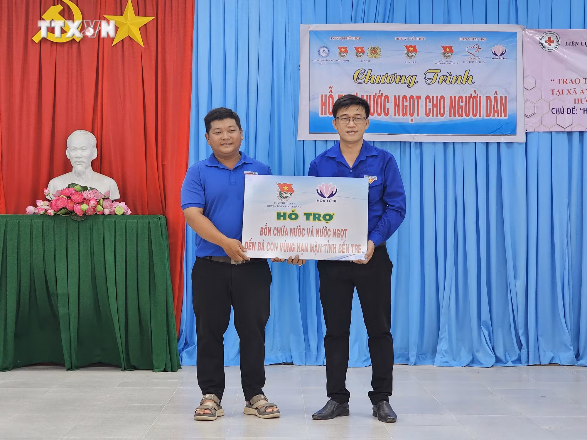 vna_potal_tuoi_tre_ben_tre_dua_nuoc_ngot_ve_vung_han_man_7341185.jpg