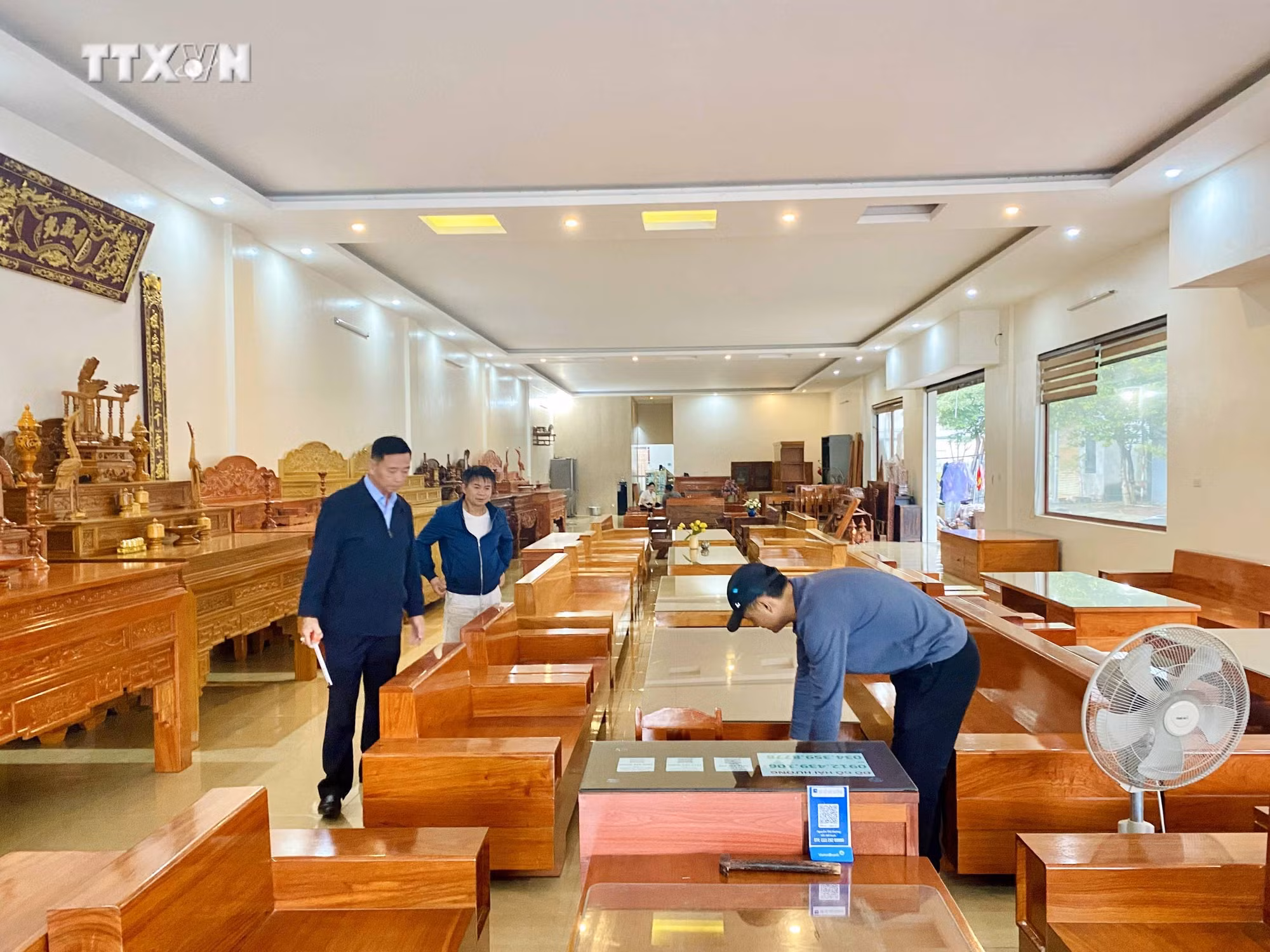 vna_potal_lang_moc_truyen_thong_400_nam_tuoi_tai_ha_tinh_vao_mua_san_xuat_hang_tet_7754104.jpg
