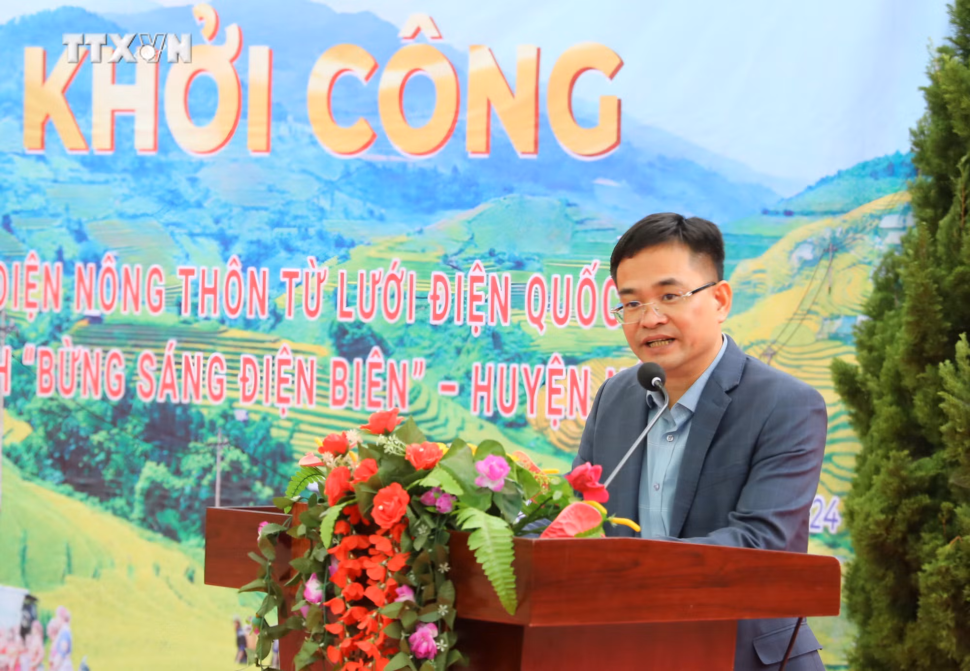 vna_potal_khoi_cong_du_an_cap_dien_nong_thon_bung_sang_dien_bien_tai_huyen_bien_gioi_nam_po_7757449.jpg