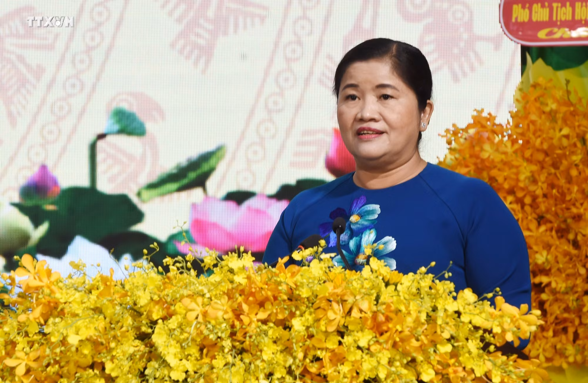 vna_potal_le_ky_niem_50_nam_giai_phong_bu_dang_va_don_nhan_huan_chuong_lao_dong_hang_nhi_7752494.jpg