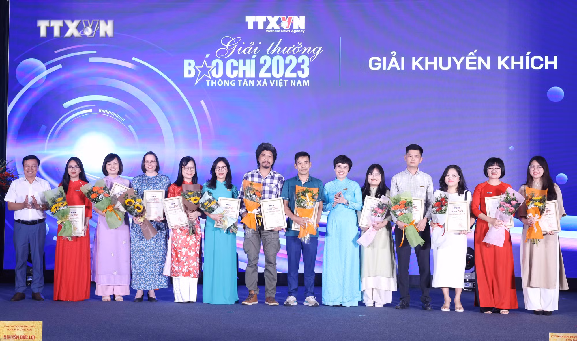 vna_potal_le_trao_giai_thuong_bao_chi_thong_tan_xa_viet_nam_nam_2023_7342325.jpg