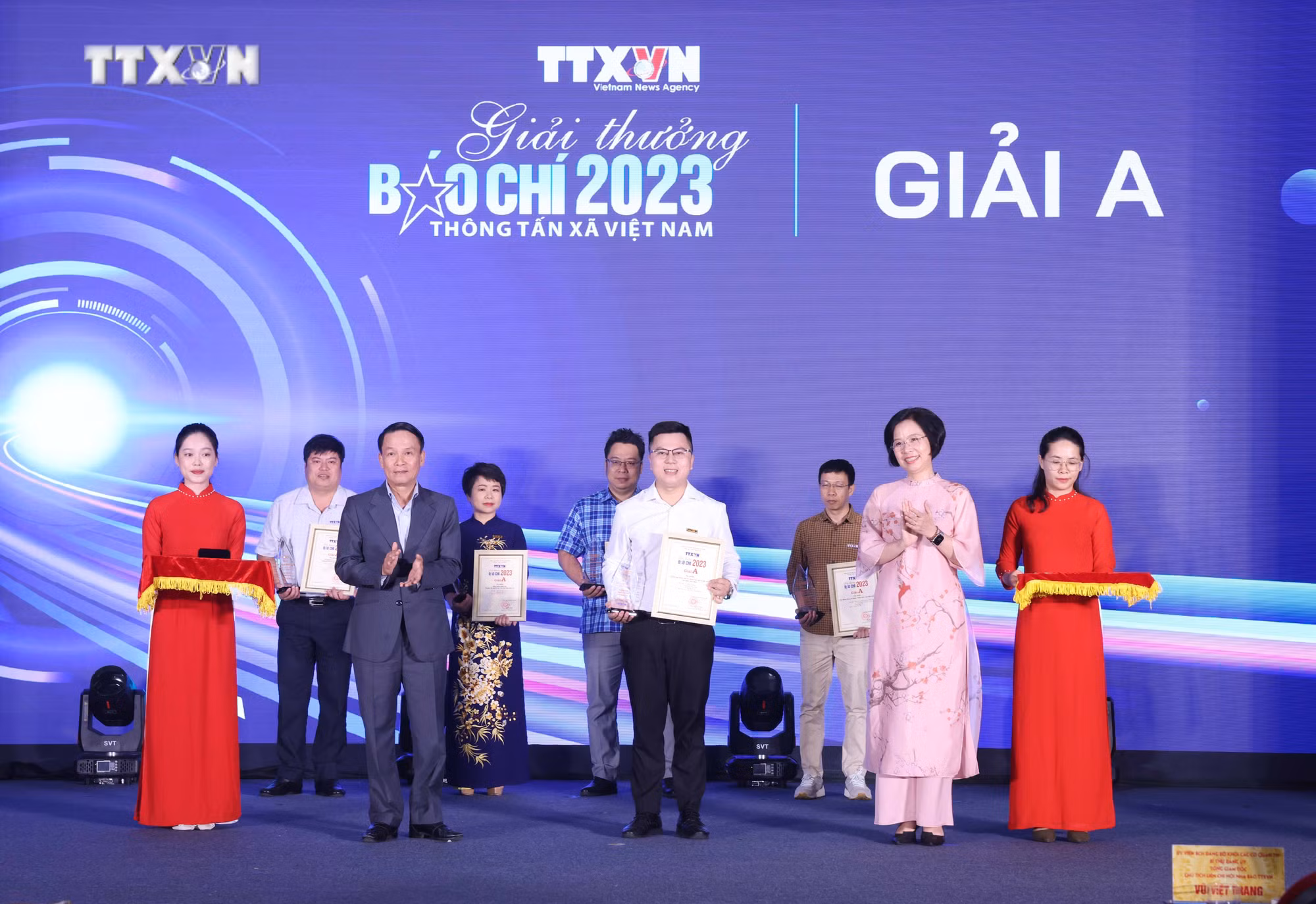 vna_potal_le_trao_giai_thuong_bao_chi_thong_tan_xa_viet_nam_nam_2023_7342622.jpg