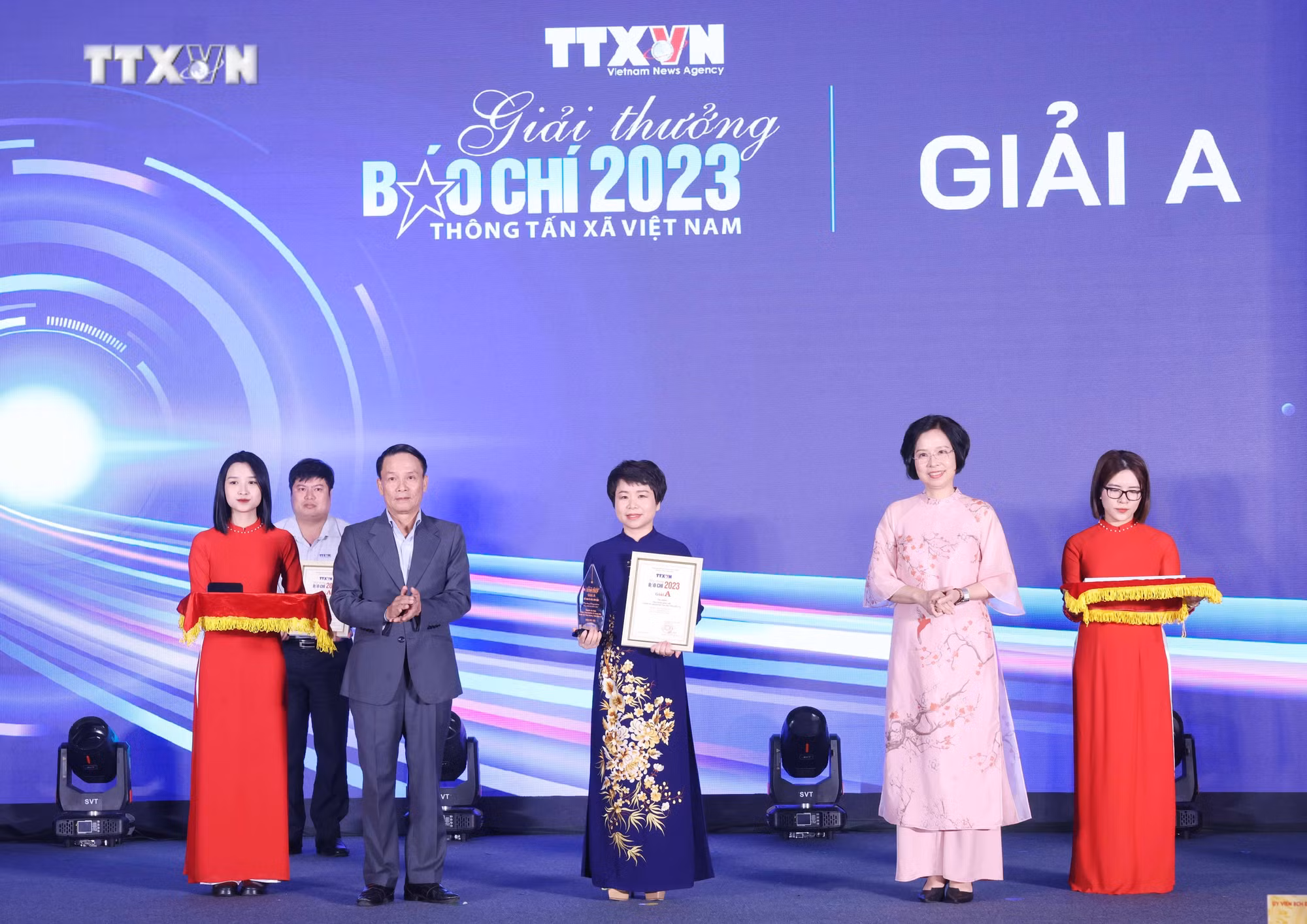 vna_potal_le_trao_giai_thuong_bao_chi_thong_tan_xa_viet_nam_nam_2023_7342647.jpg