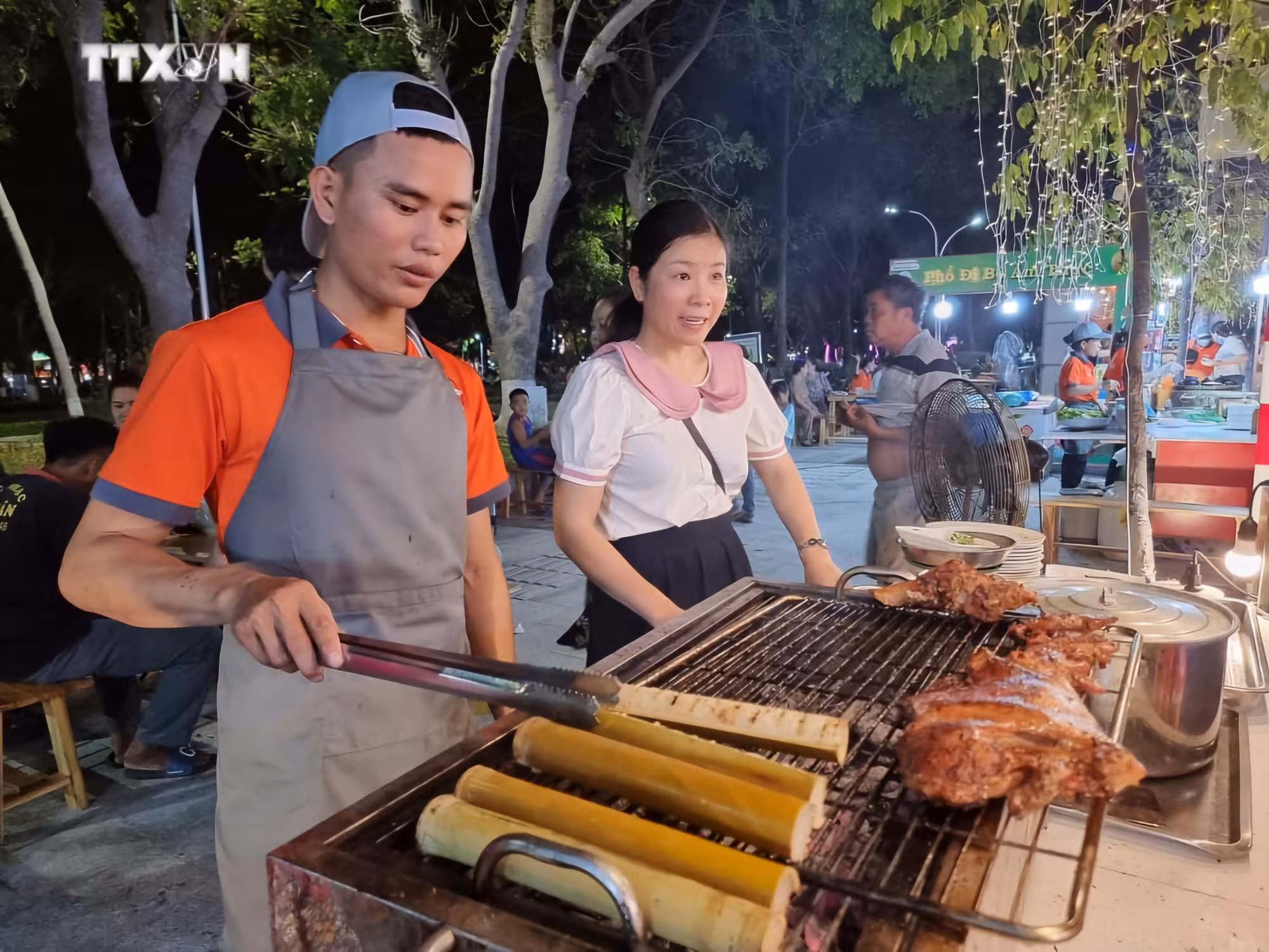 vna_potal_ninh_thuan_thuc_day_phat_trien_kinh_te_dem_thu_hut_khach_du_lich_7740020.jpg