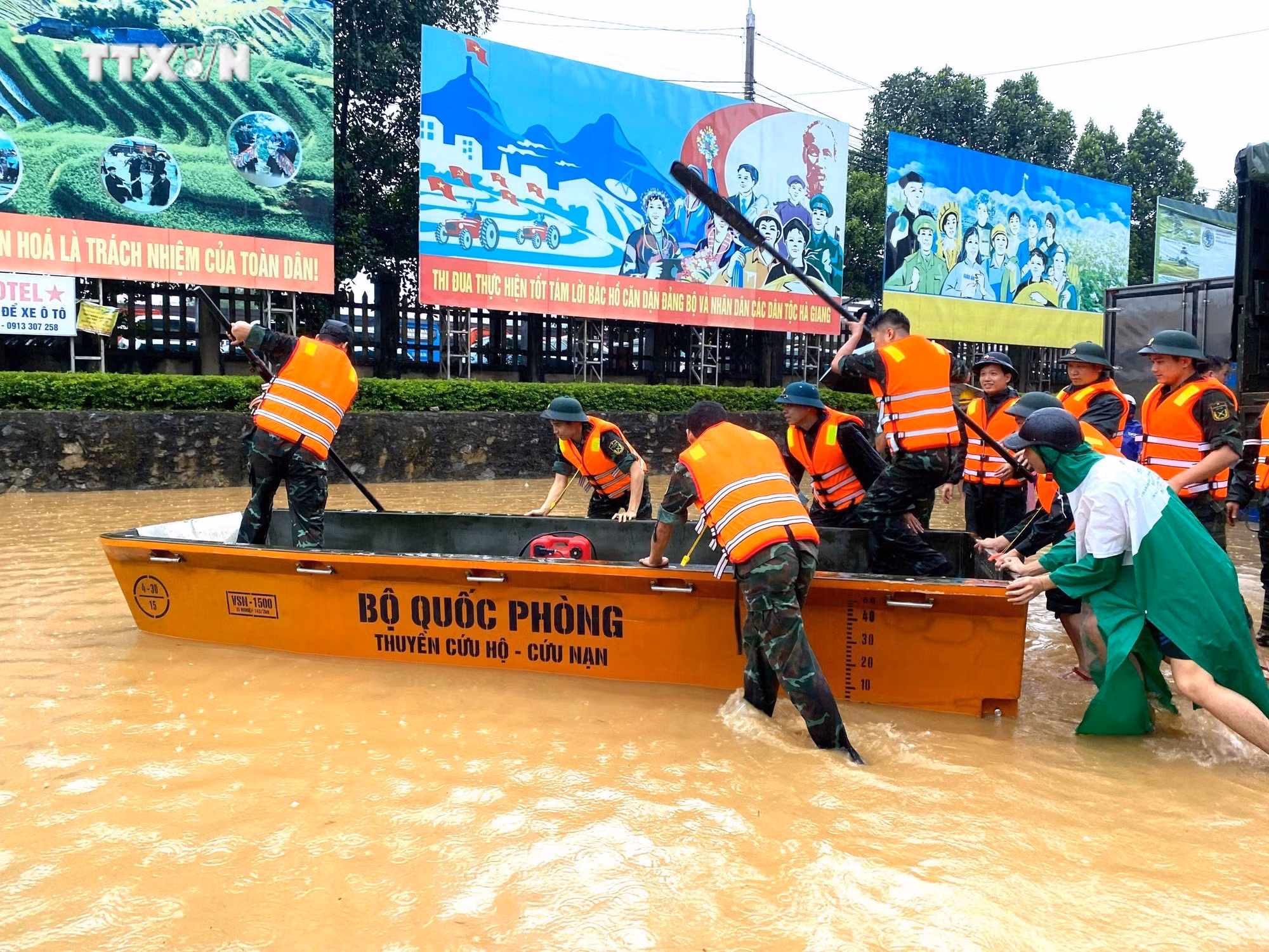 vna_potal_huy_dong_hang_tram_can_bo_chien_sy_giup_dan_khac_phuc_hau_qua_mua_lu_tai_ha_giang___7422536.jpg