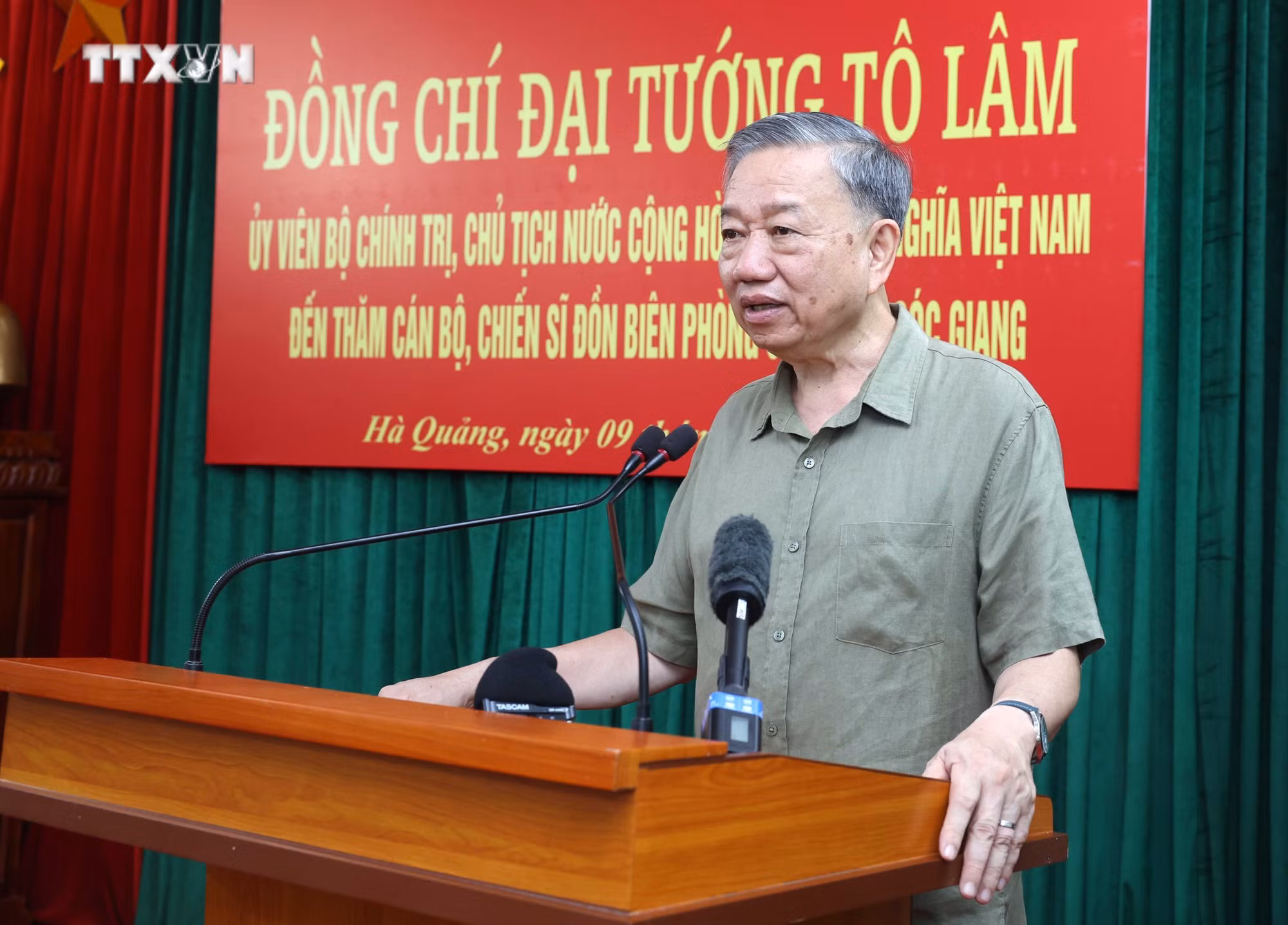 vna_potal_chu_tich_nuoc_to_lam_tham_don_bien_phong_cua_khau_soc_giang_7421896.jpg