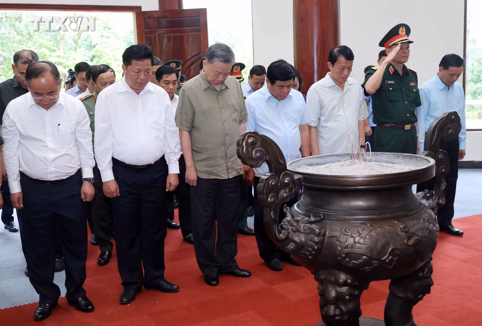 vna_potal_chu_tich_nuoc_to_lam_tham_noi_thanh_lap_doi_viet_nam_tuyen_truyen_giai_phong_quan_7421735.jpg