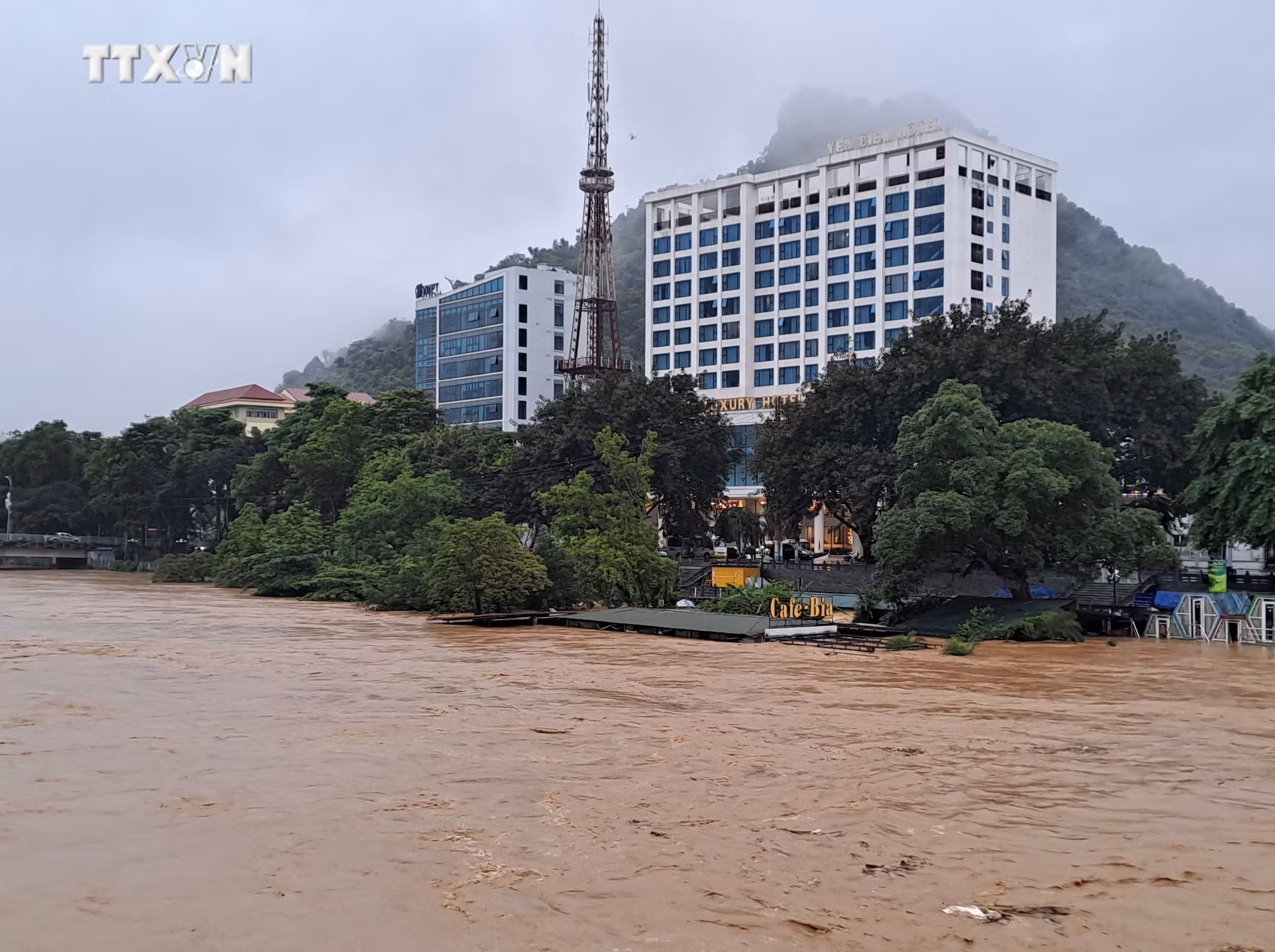 vna_potal_ha_giang_mua_to_nuoc_thuong_nguon_do_ve_gay_ngap_lut_tren_dien_rong_7422411.jpg