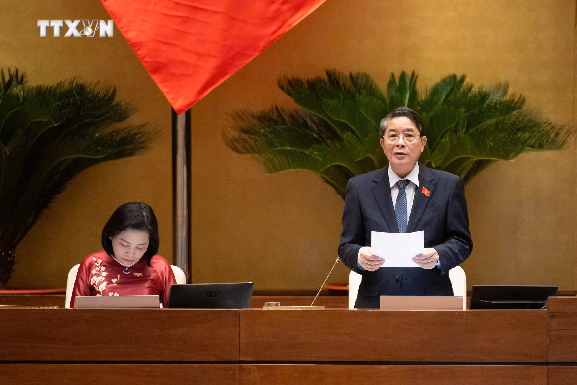 vna_potal_quoc_hoi_thao_luan_ve_du_an_luat_dau_tu_cong_sua_doi_7688903.jpg