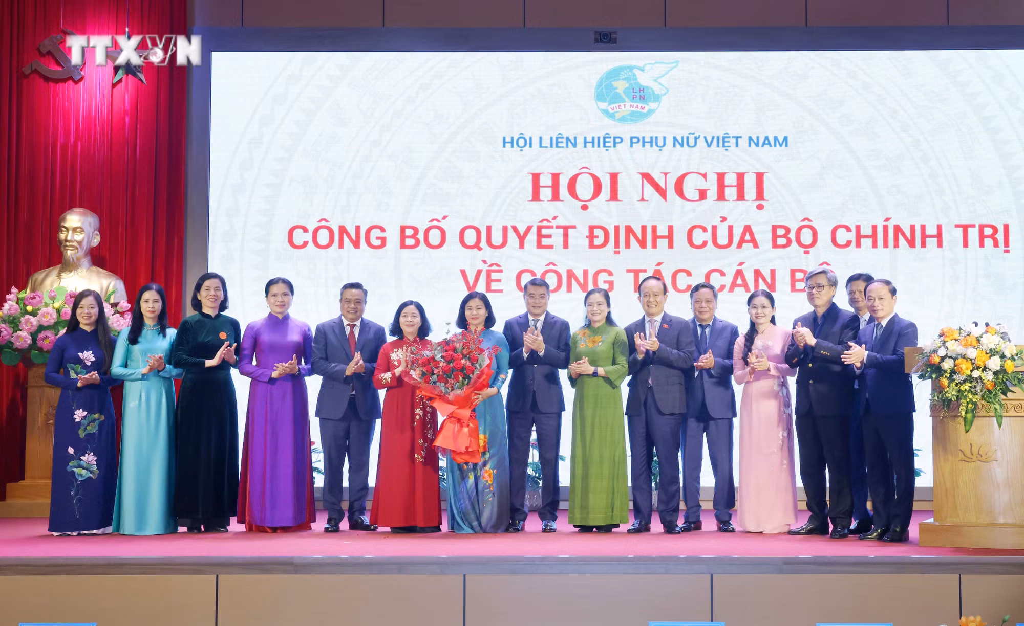 vna_potal_dong_chi_nguyen_thi_tuyen_giu_chuc_chu_tich_hoi_lien_hiep_phu_nu_viet_nam_7690128 (1).jpg