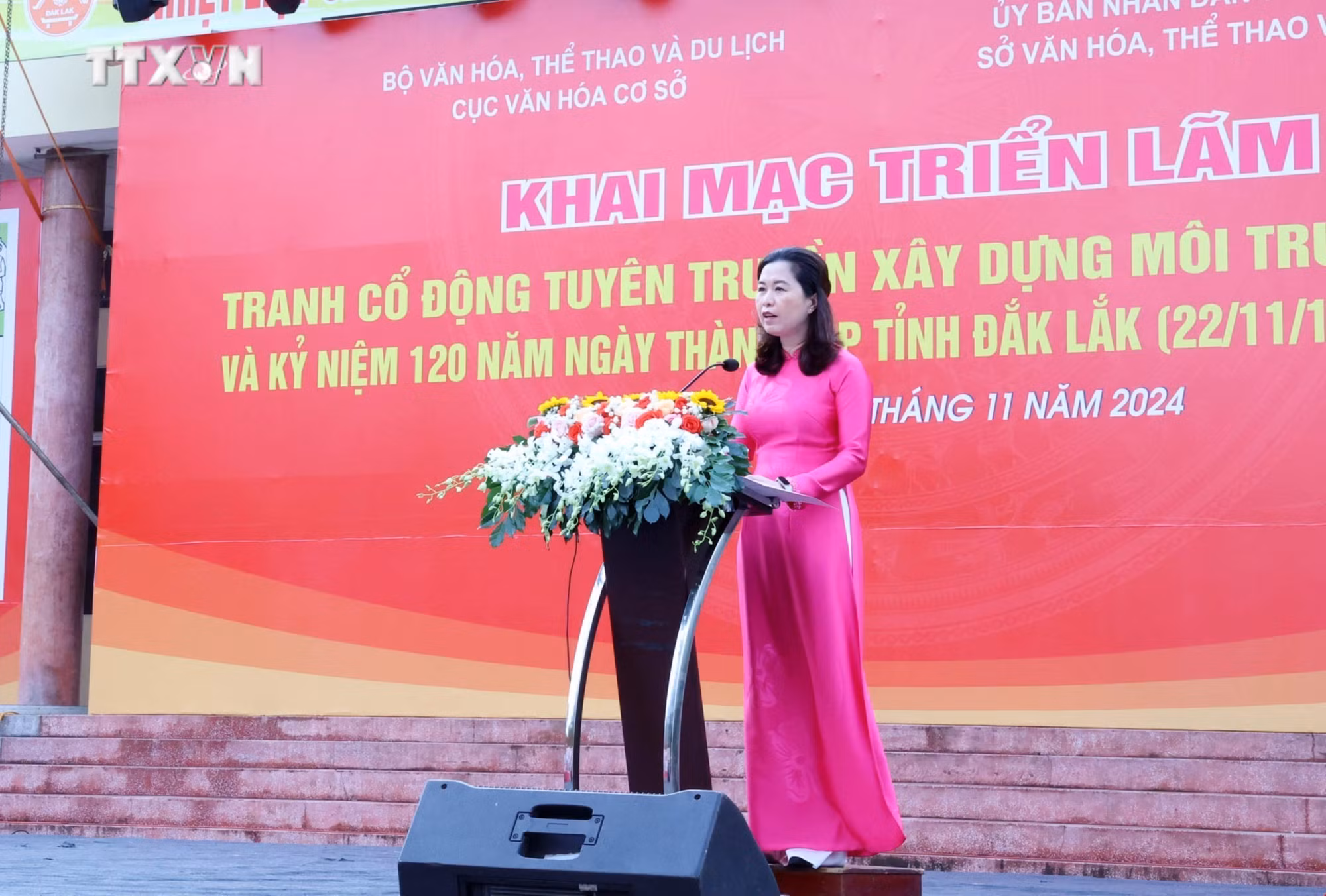 vna_potal_khai_mac_trien_lam_tranh_co_dong_tuyen_truyen_ve_xay_dung_moi_truong_van_hoa_tai_dak_lak_7691503.jpg